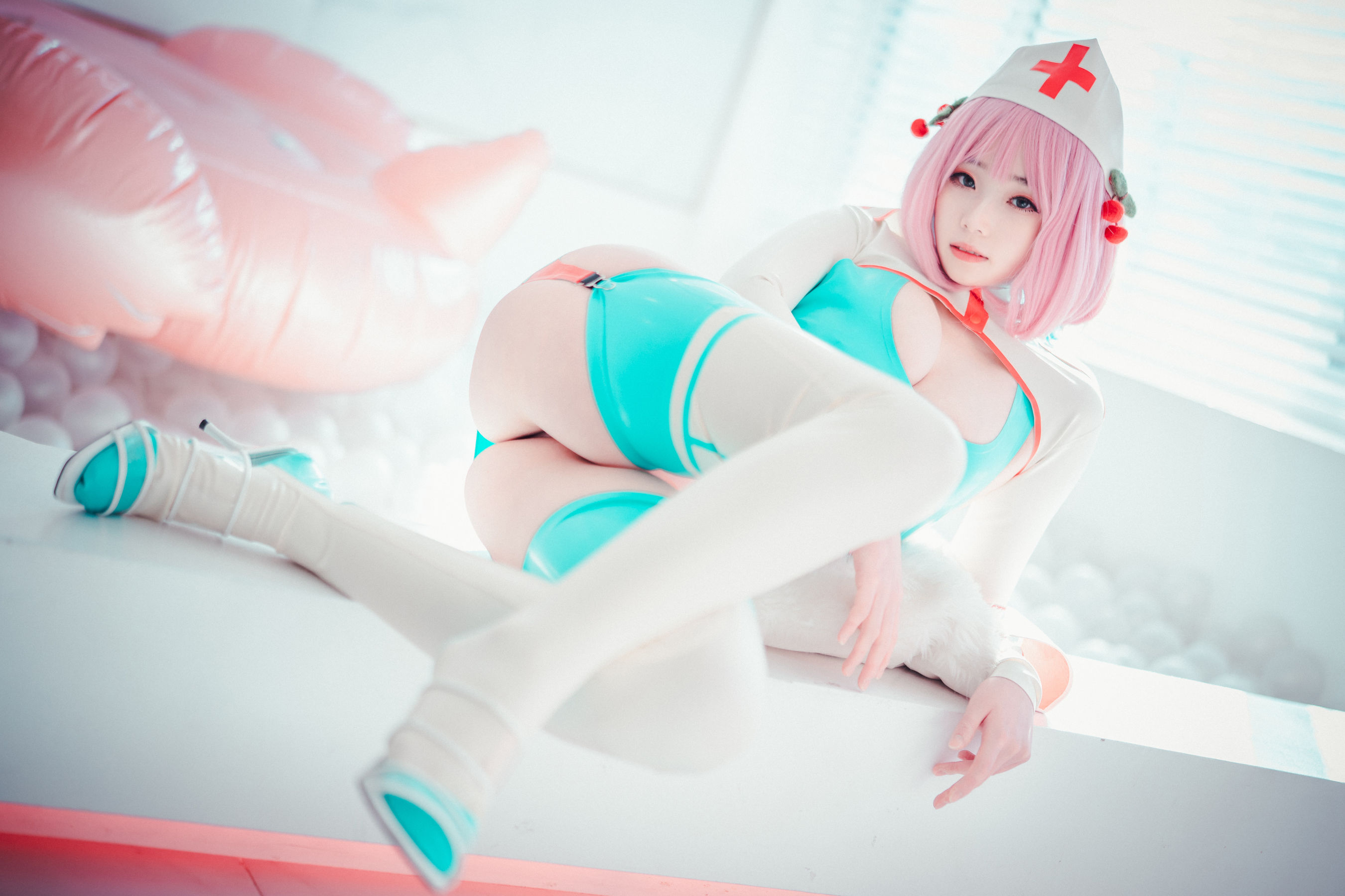 BamBi - Cling To Latex-图25