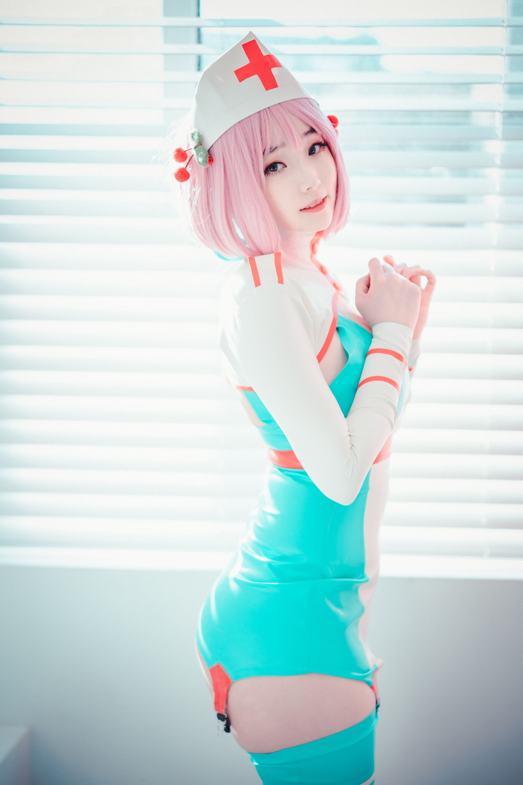 BamBi - Cling To Latex-图37