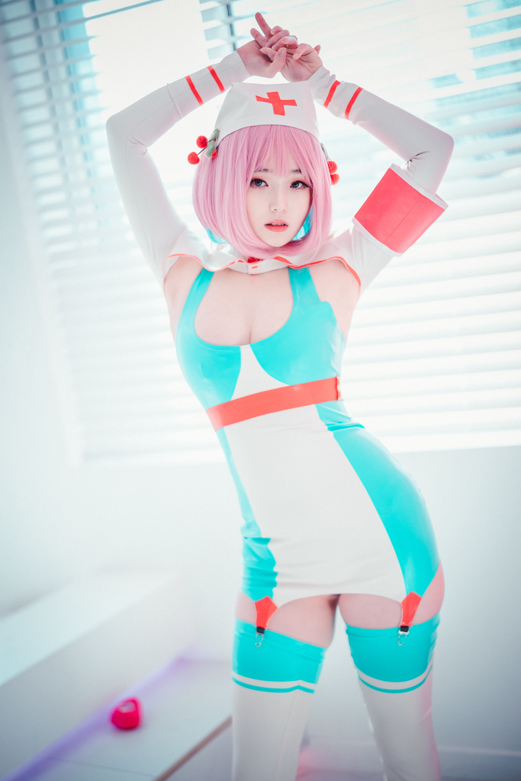 BamBi - Cling To Latex-图7