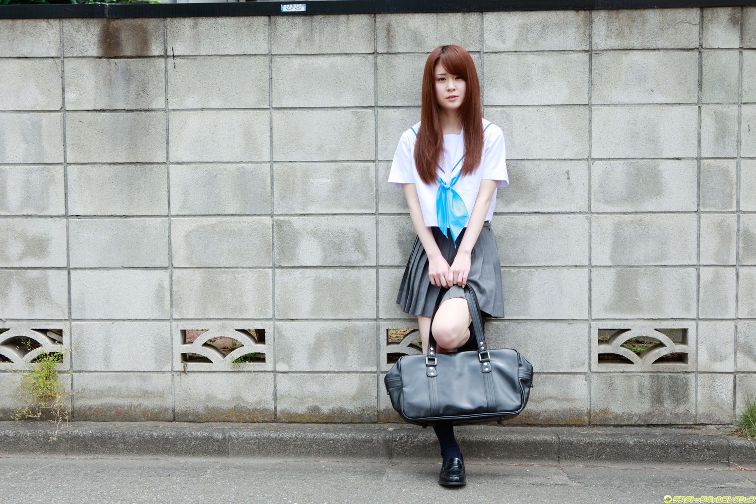 朝菜栞《甘いロリフェイスと制服の完全なる融合！》  NO.1040-图1