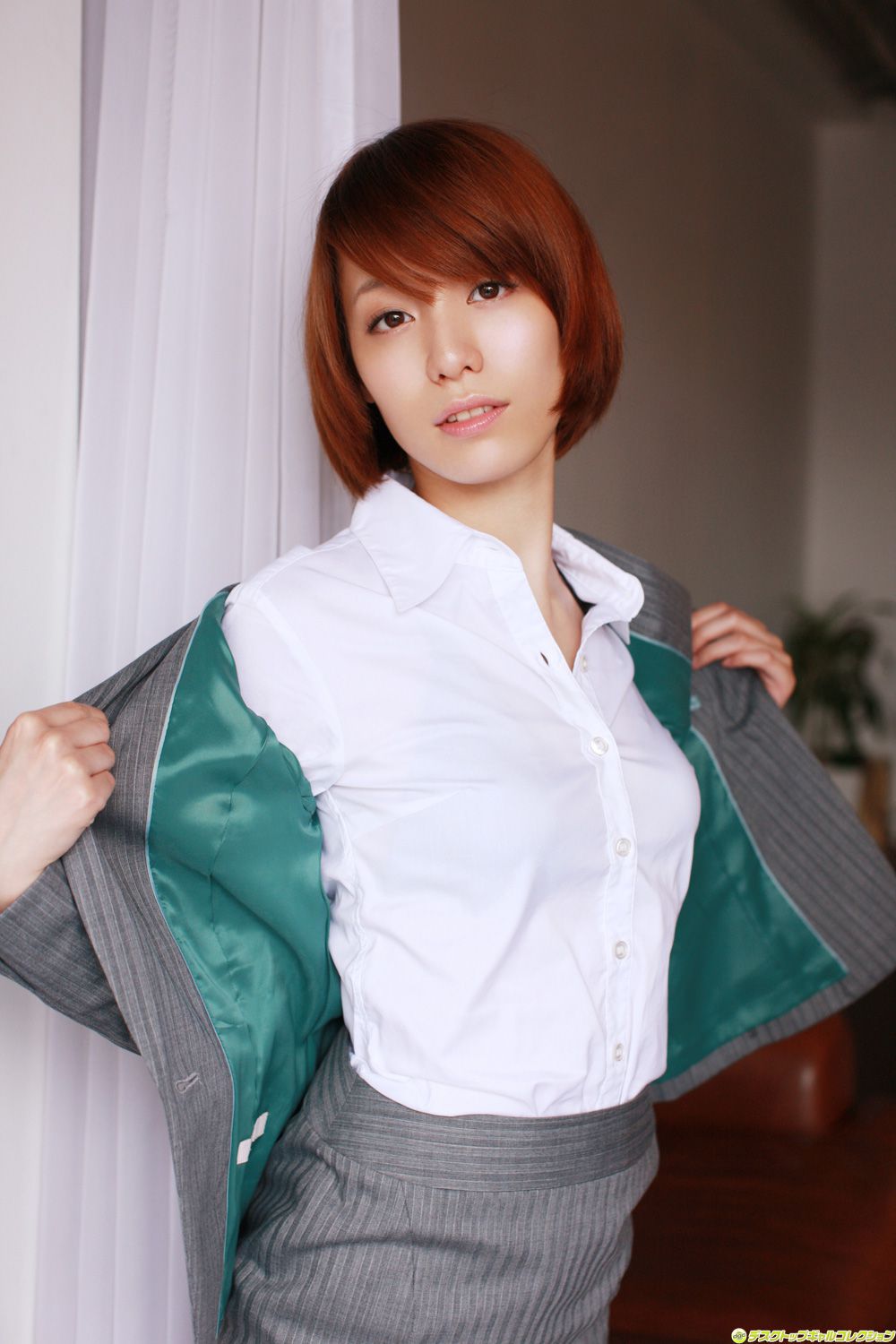 綱島恵里香《極上スレンダーお姉さんの生肌に急接近》  NO.1054-图37