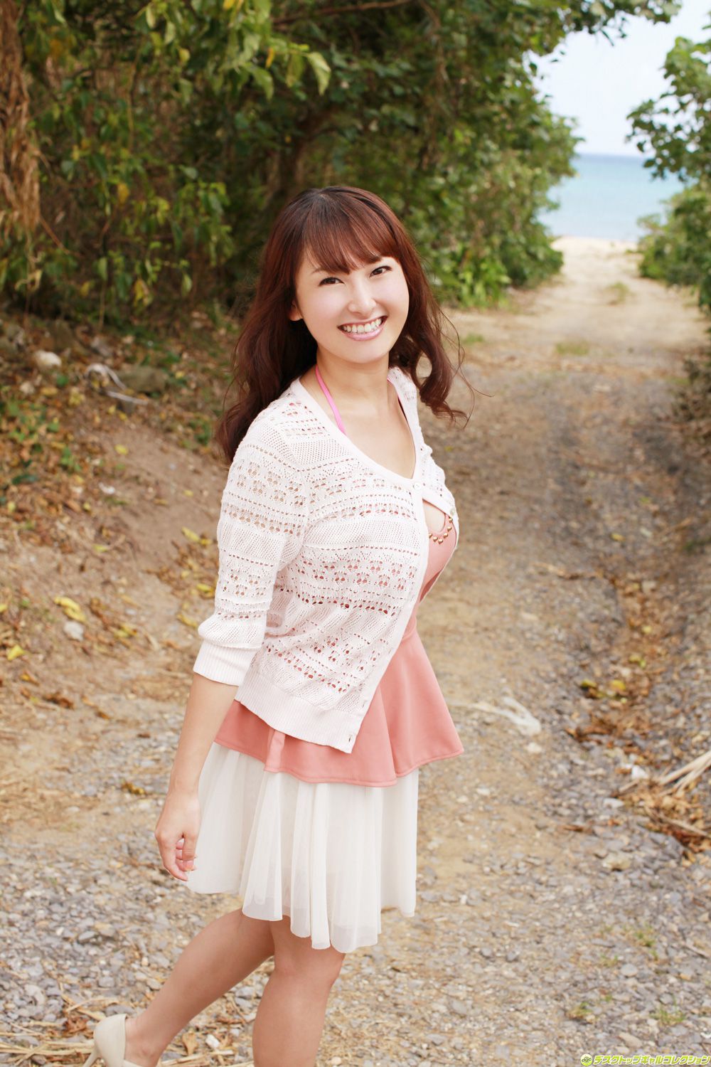 中川朋美《胸元からこぼれ落ちるダイナマイトJカップ》  NO.1078-图0