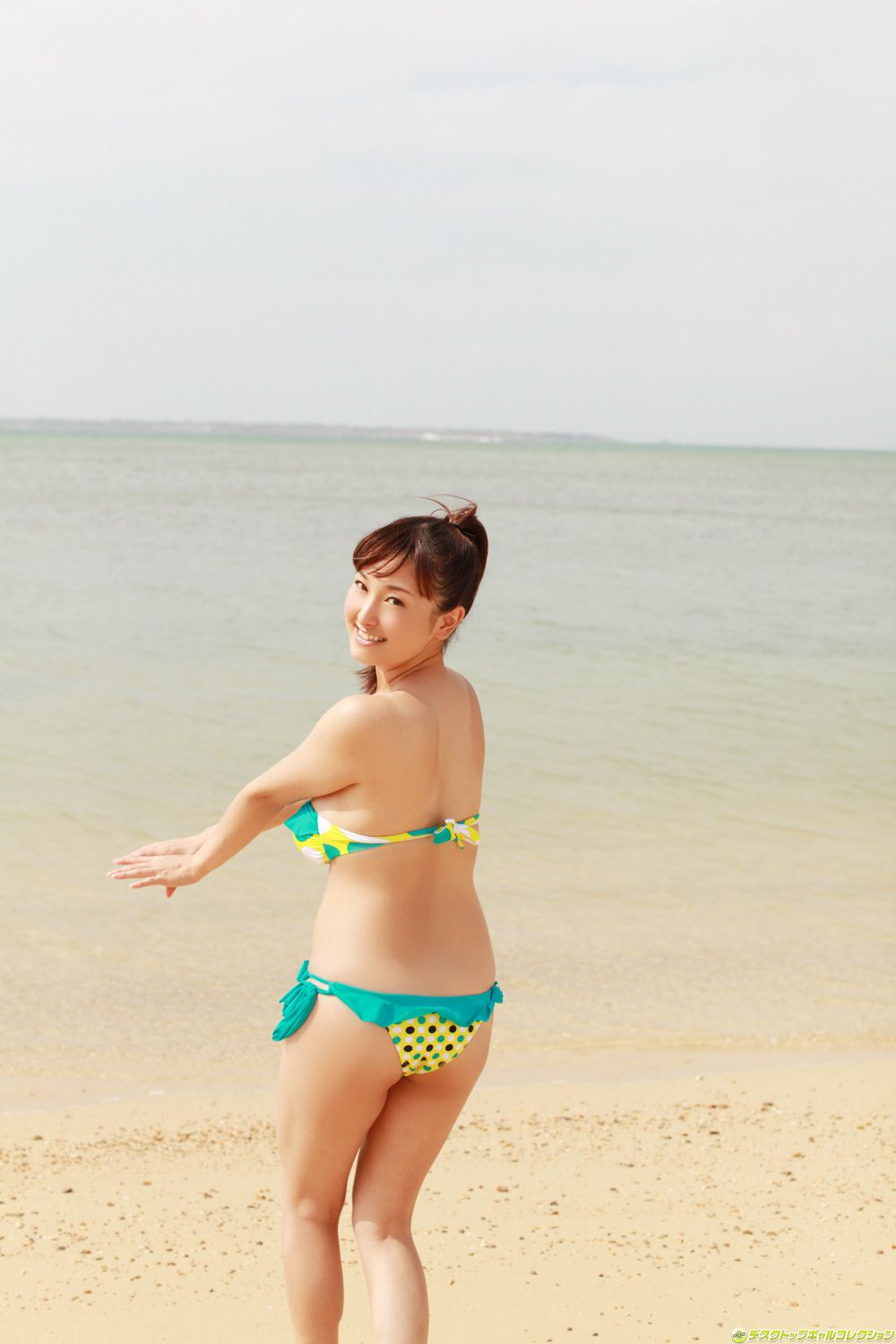 中川朋美《胸元からこぼれ落ちるダイナマイトJカップ》  NO.1078-图94