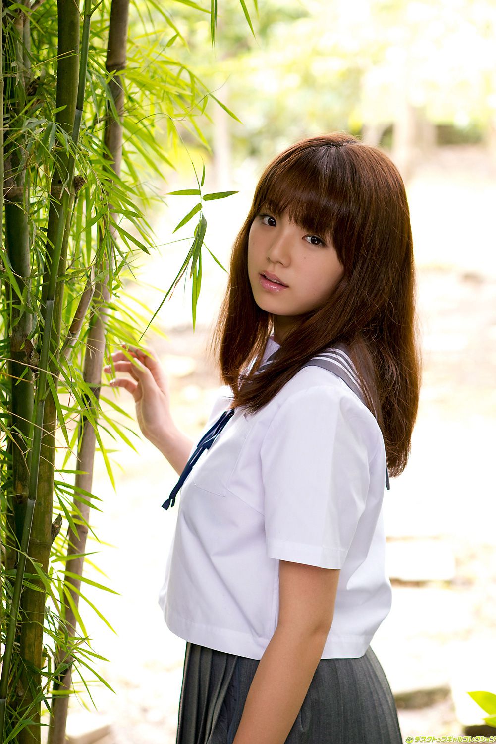 筱崎爱《圧倒的ロリ乳！大きすぎてこぼれちゃう》  NO.1101-图52