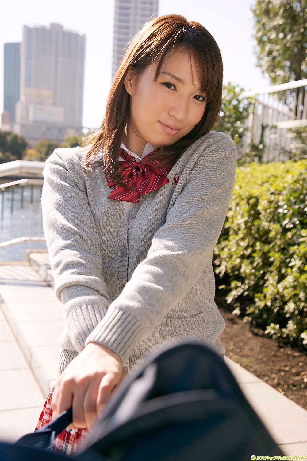 椎名理紗《美巨乳すぎる居酒屋店員が脱いじゃった！》  NO.1104-图34