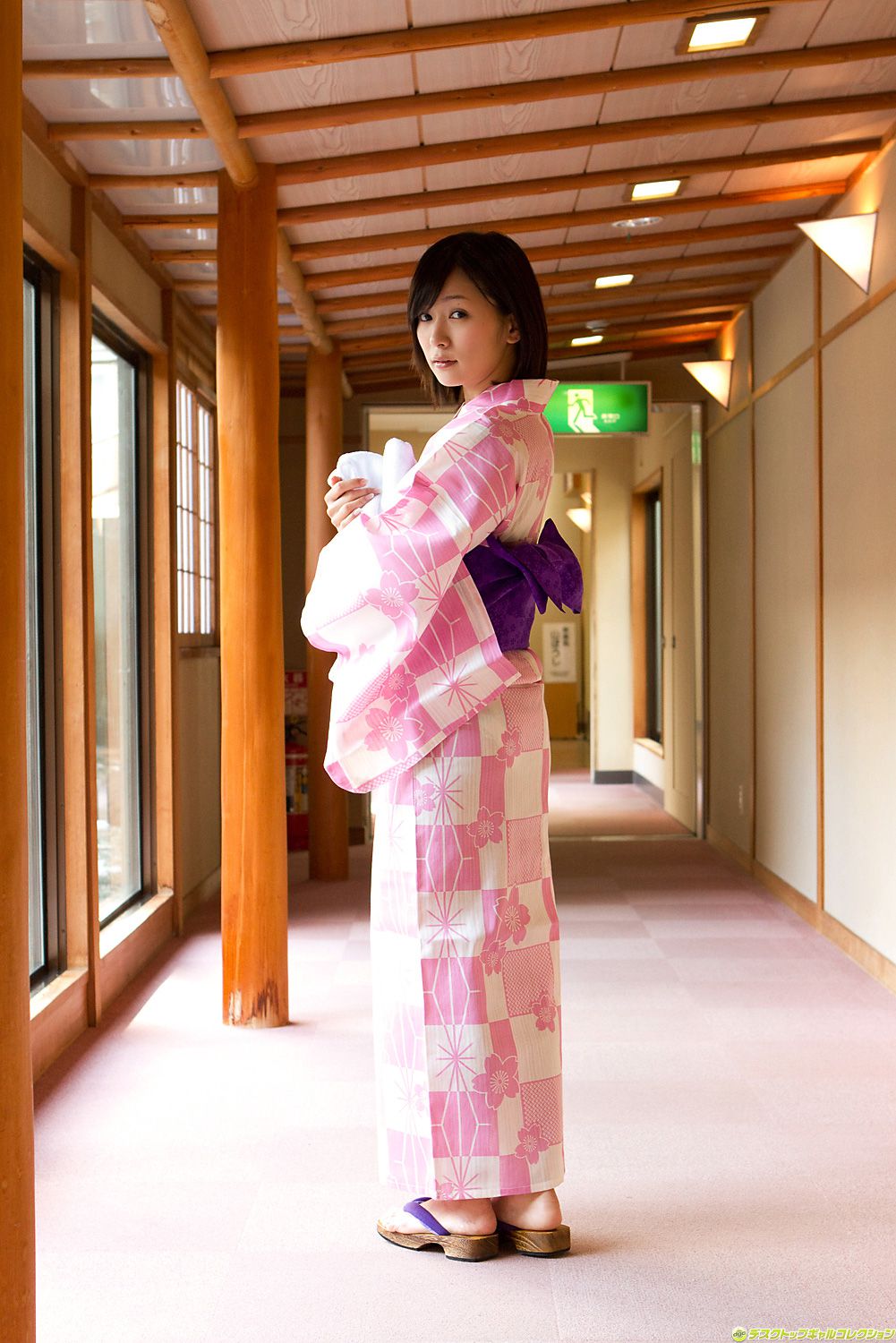 階戸瑠李《小悪魔ボディで魅了する上》  NO.1156-图0