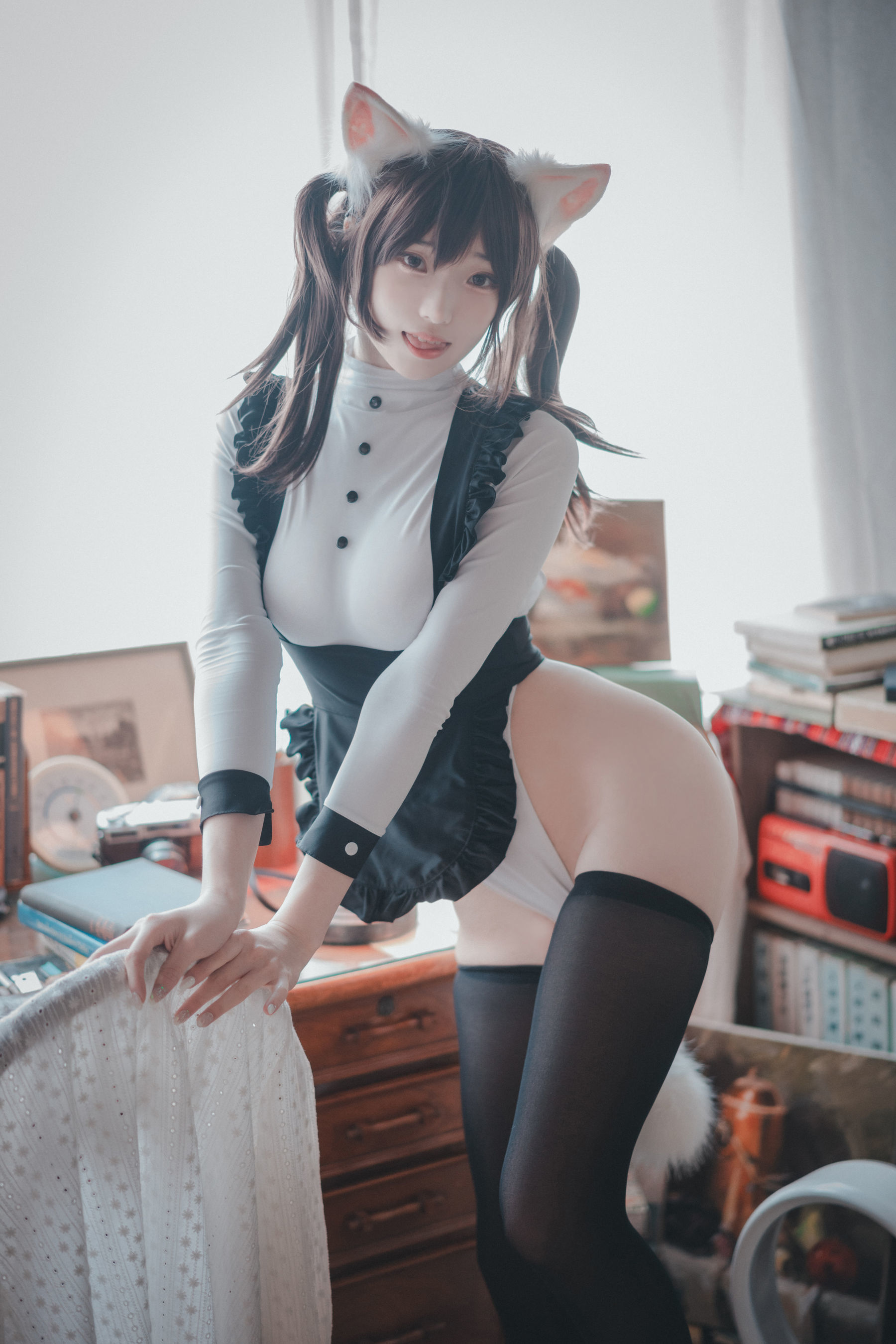 Bambi & Sonson - Maid Mansion W-图4