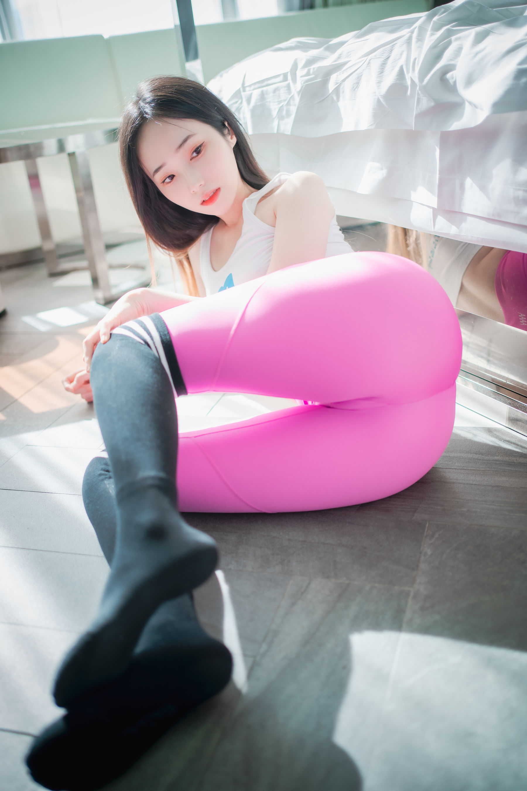 Bambi - Loose and Tight Violet-图147