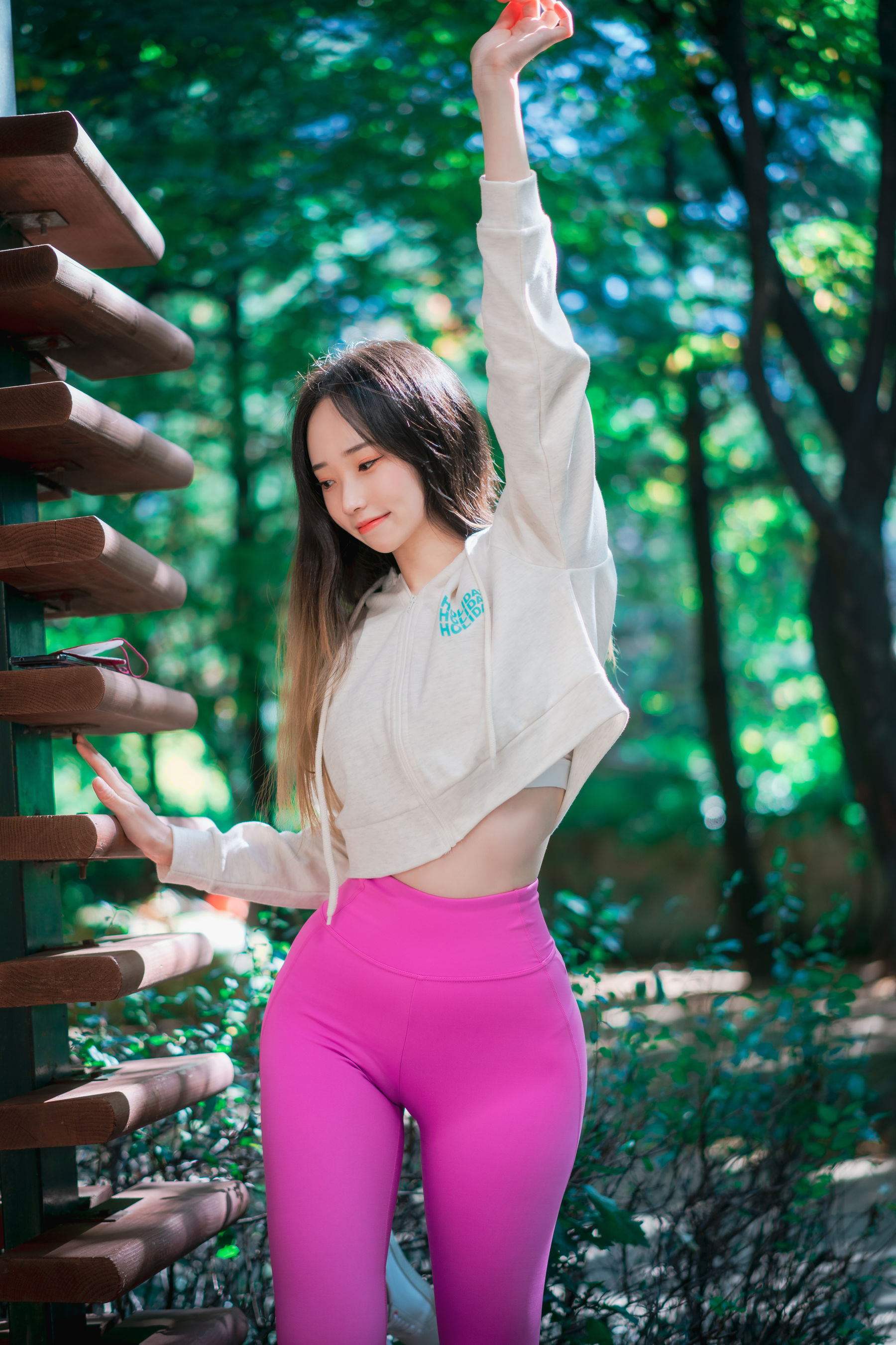 Bambi - Loose and Tight Violet-图17