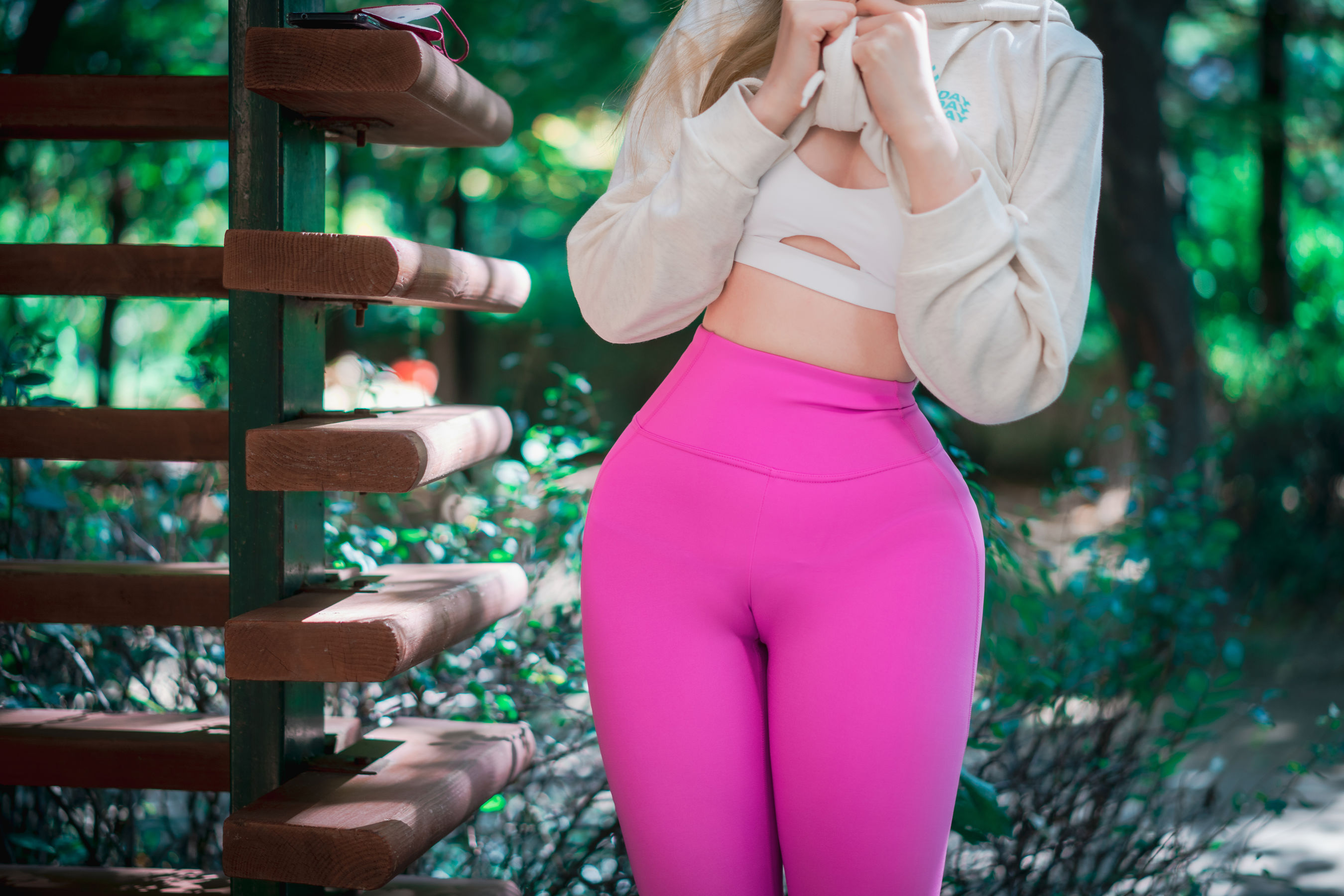 Bambi - Loose and Tight Violet-图20