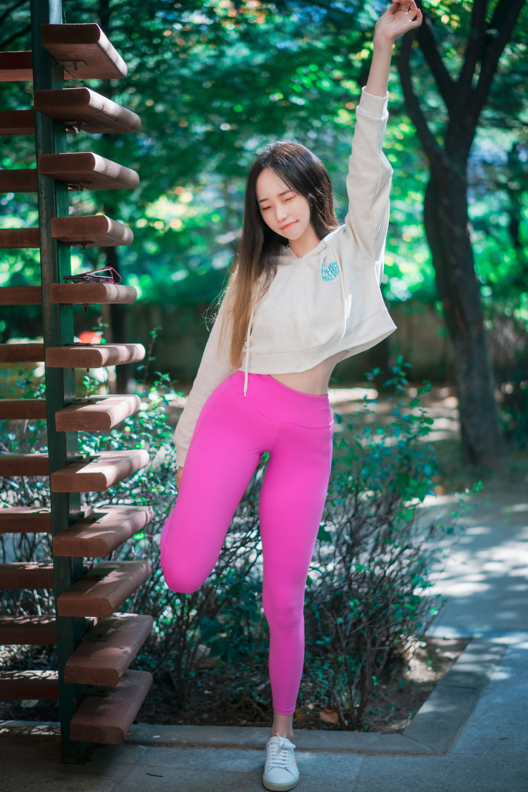 Bambi - Loose and Tight Violet-图44