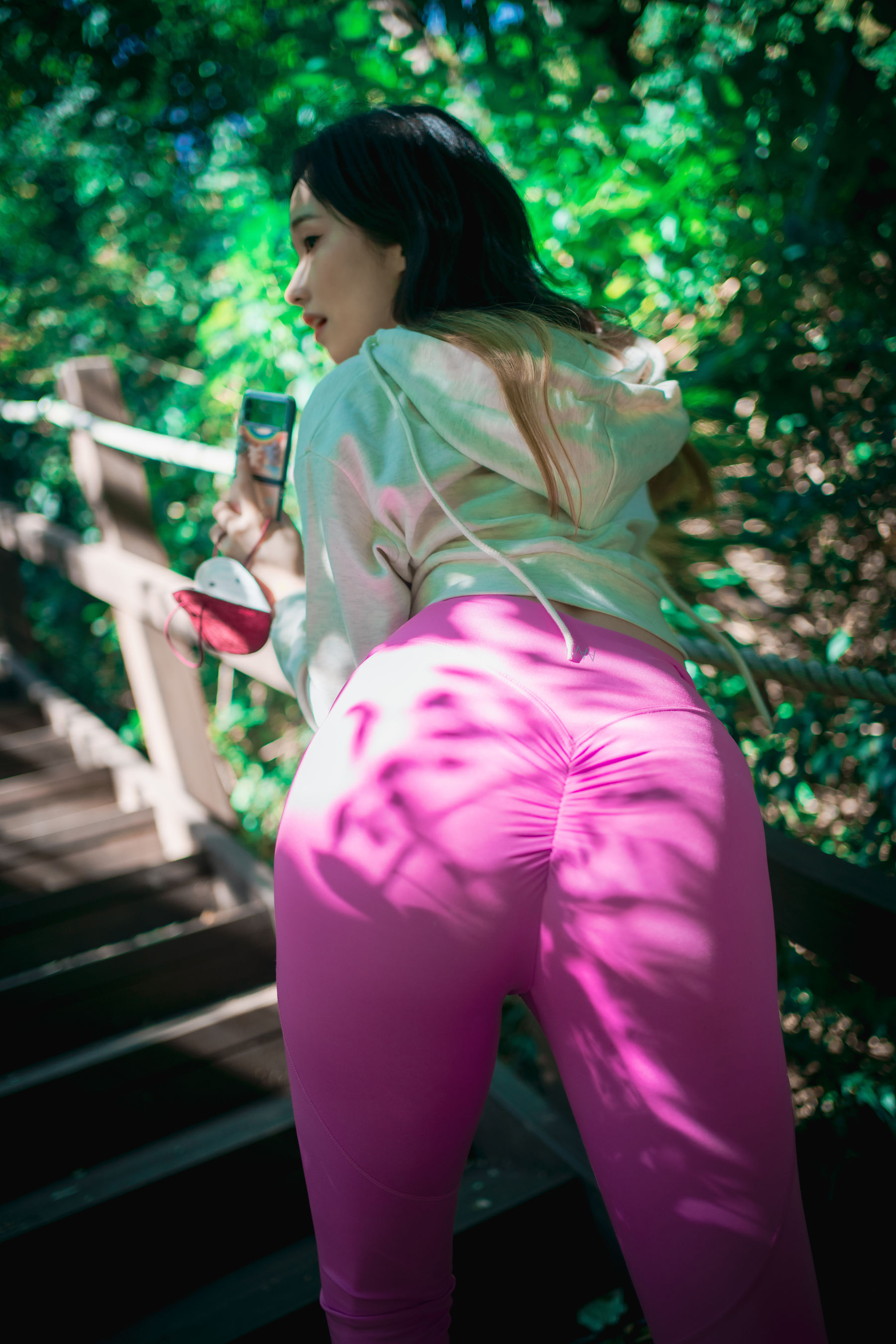 Bambi - Loose and Tight Violet-图91