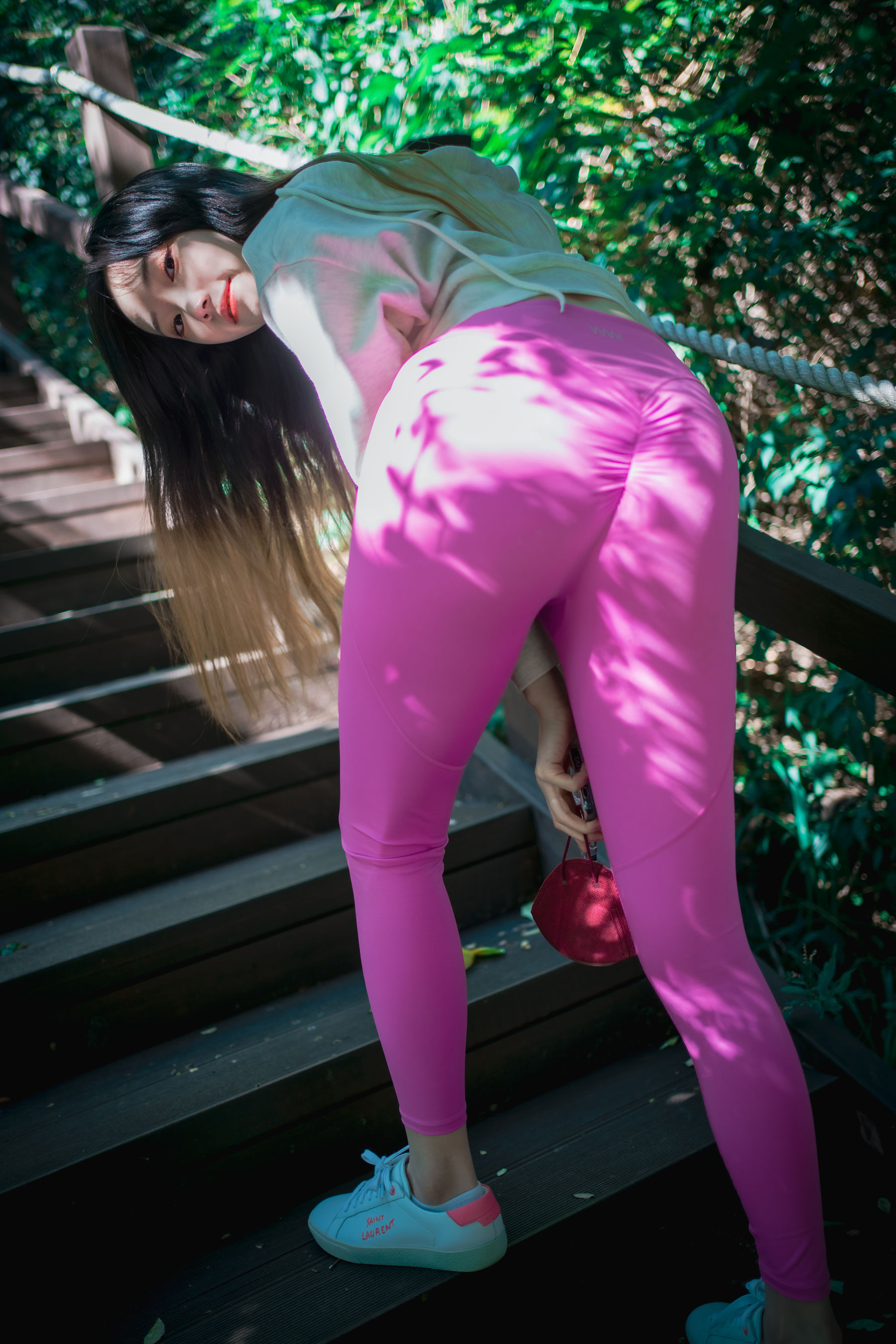 Bambi - Loose and Tight Violet-图93