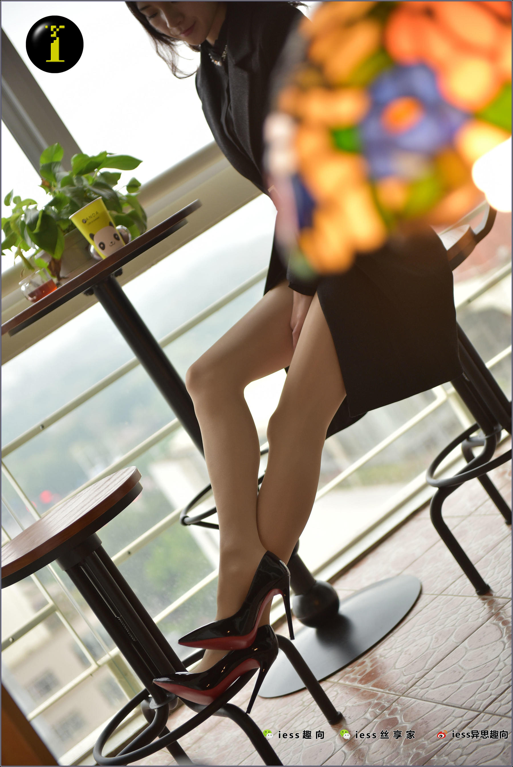 019 模特小六 《经典裸氨肉色油亮丝第二集》-图2