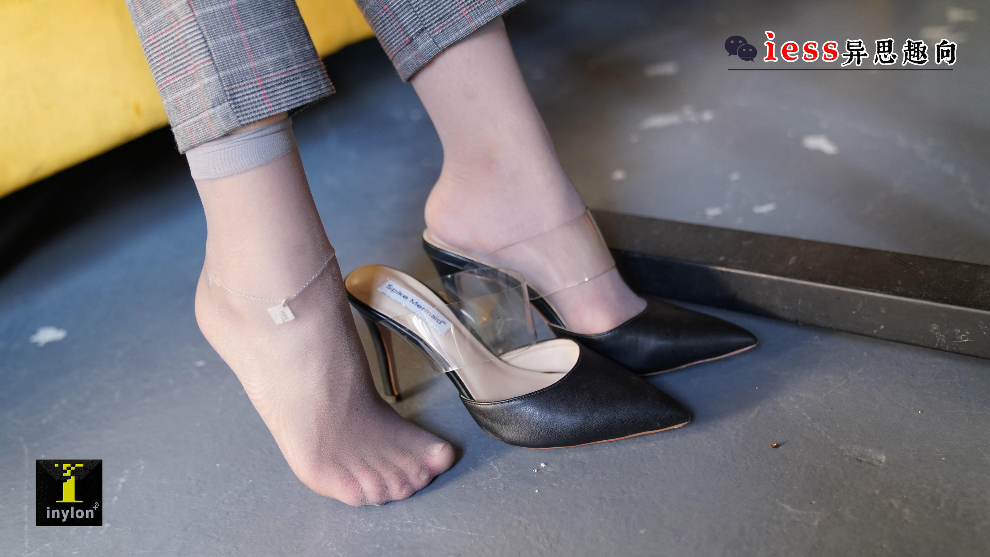 132 模特格格 《精彩的短灰丝特写》-图0