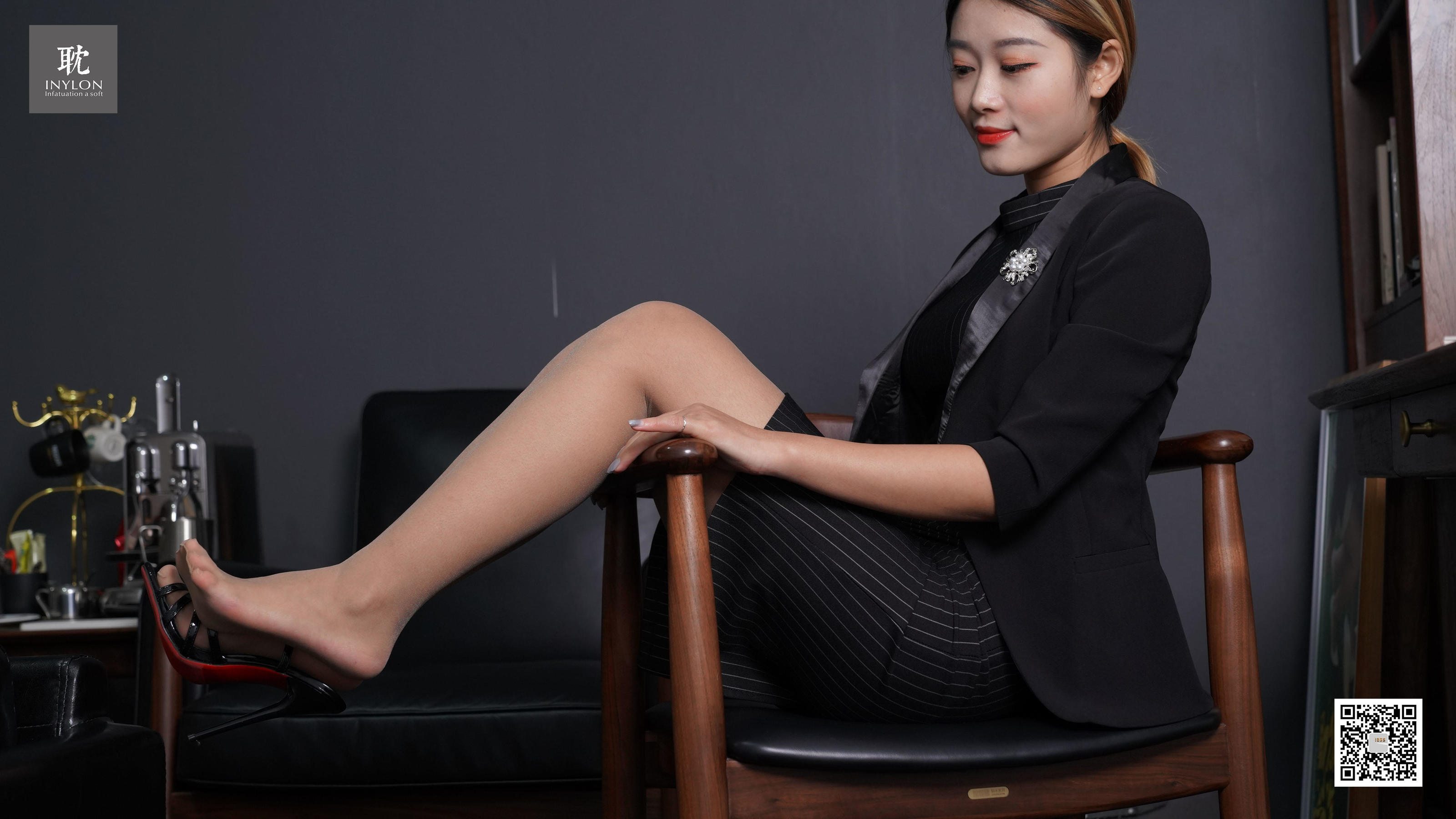 184 模特小婧 《开朗的职业装女士》-图48
