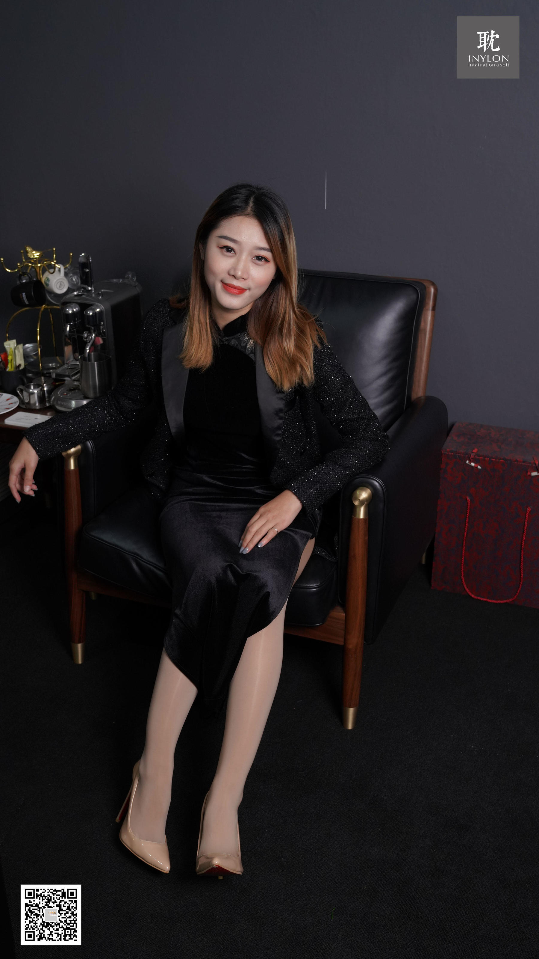 186 模特小婧 《顺滑的旗袍和亮丝马油袜》-图66