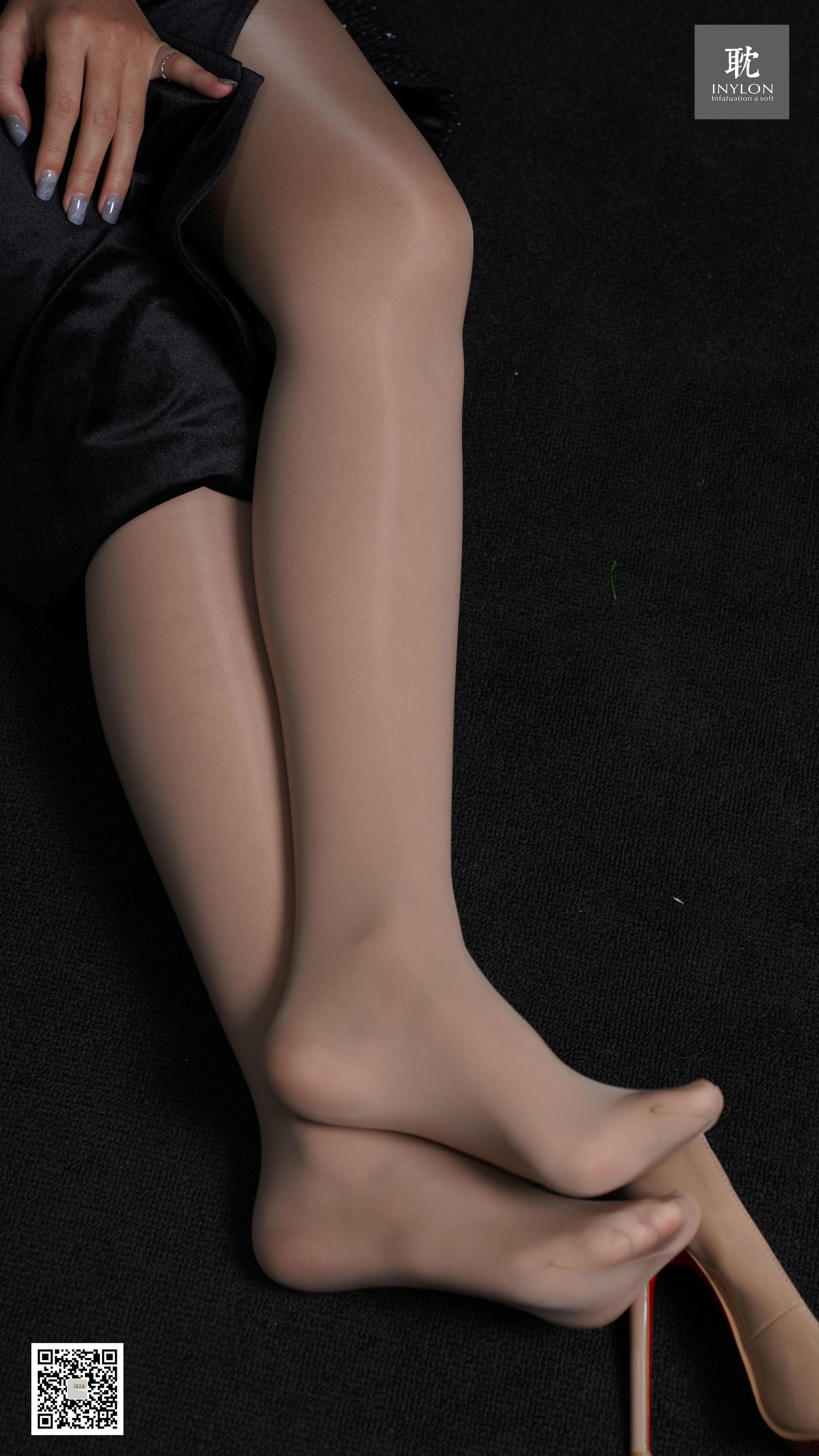 186 模特小婧 《顺滑的旗袍和亮丝马油袜》-图78