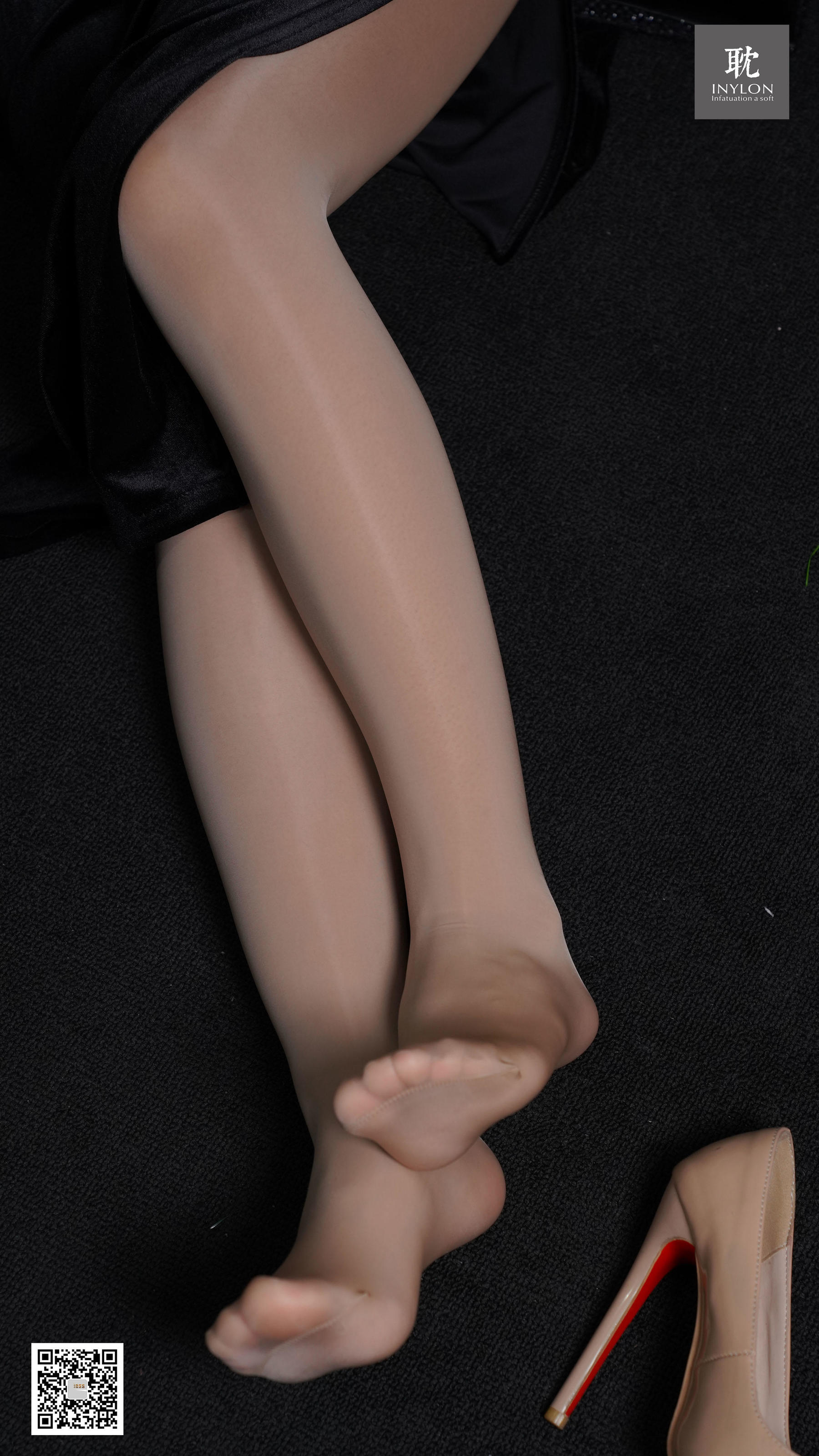 186 模特小婧 《顺滑的旗袍和亮丝马油袜》-图87