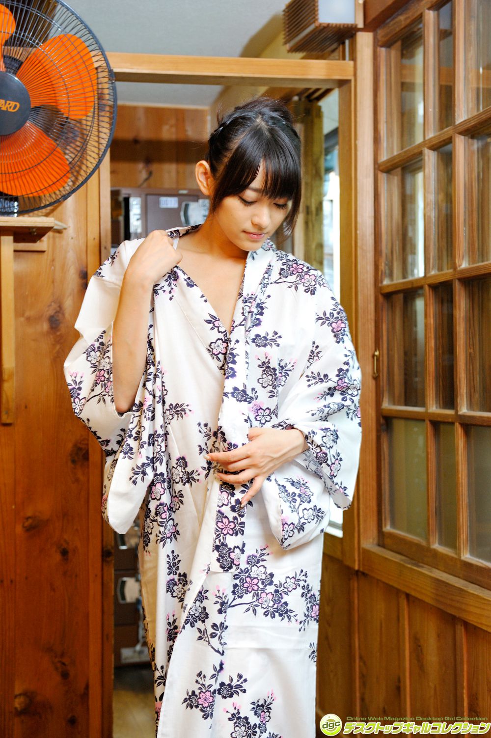 西野翔《最近は、若妻役が多くなったベテラン女優!》  NO.1189-图50