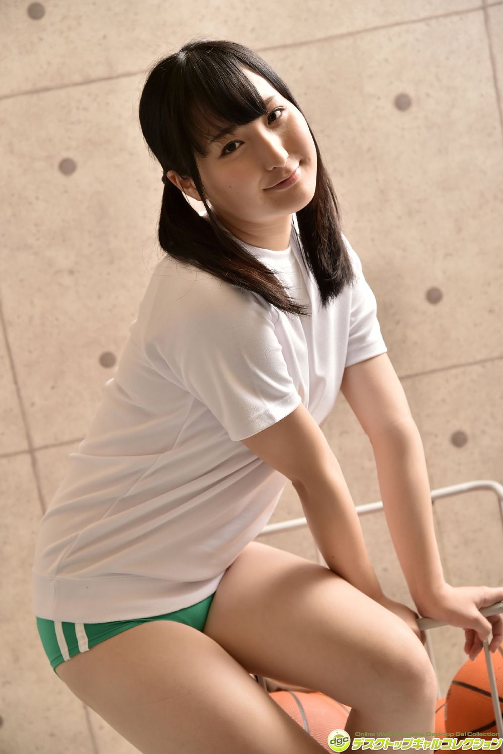 平野聪子《黒髪ロングに透き通る美肌の正統派美少女!》  NO.1214-图30