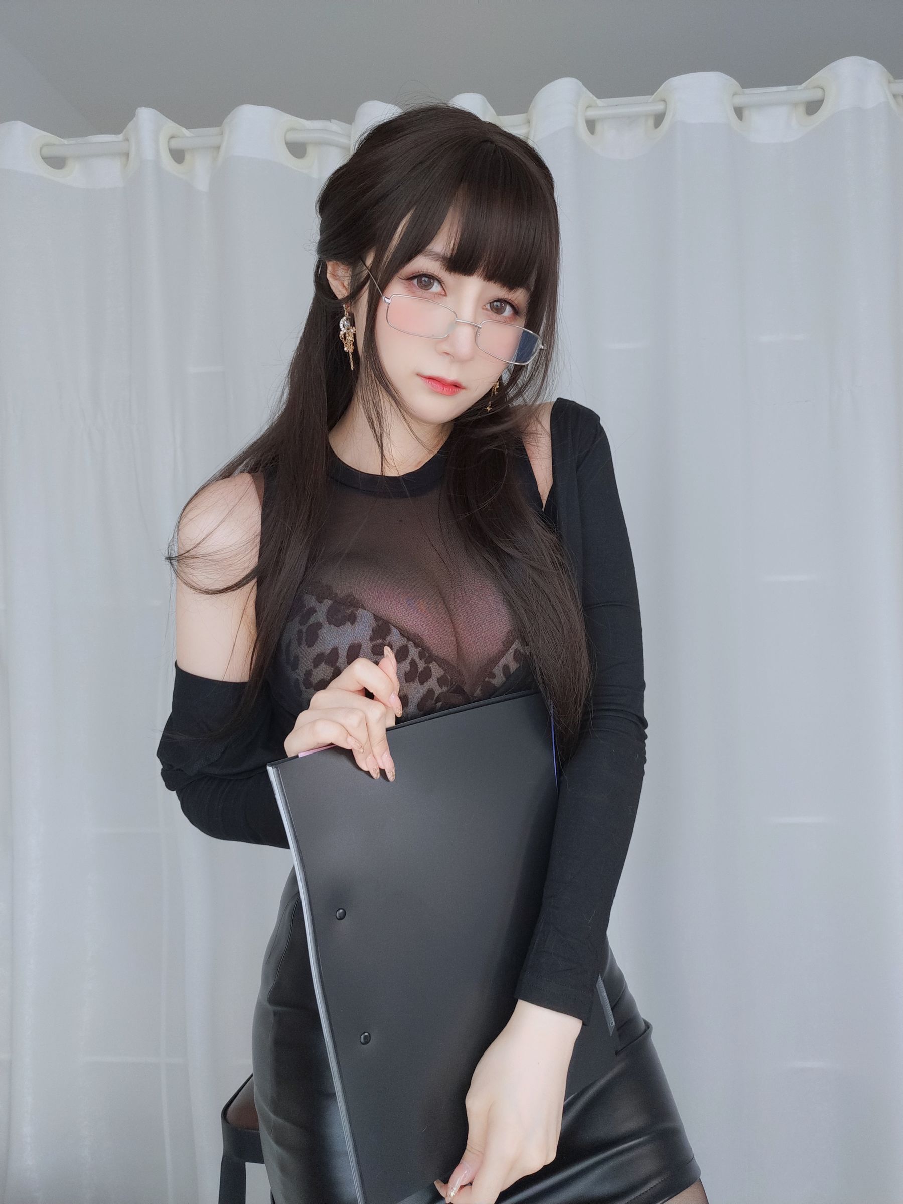 Coser小姐姐白银 - 黒糸女上司の秘密-图3