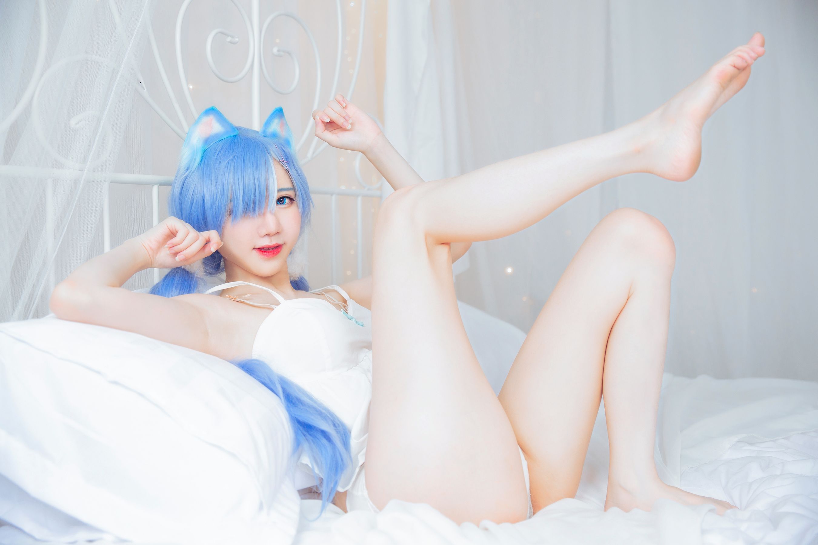 Sally Dorasnow - Rem White Kitty-图15