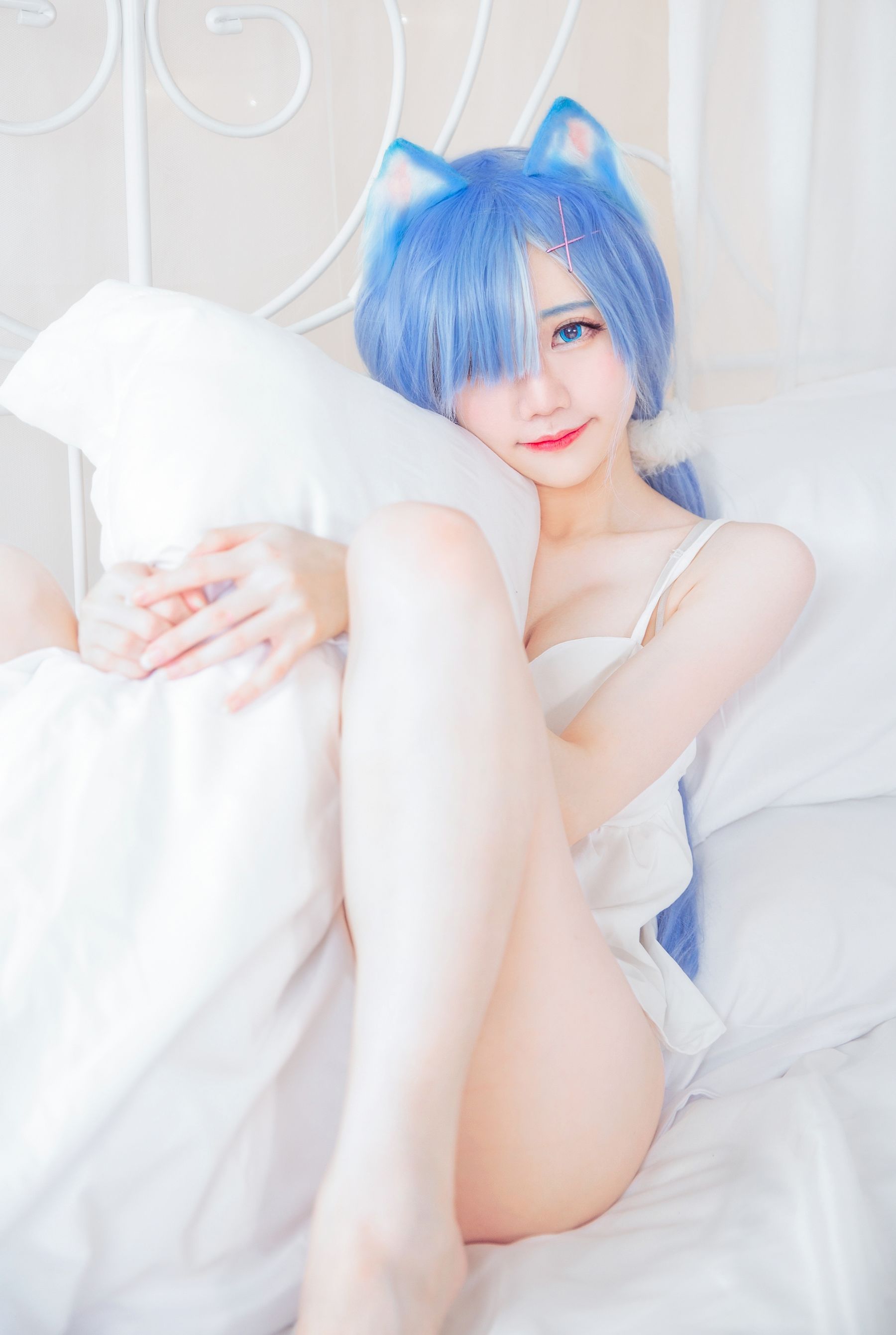 Sally Dorasnow - Rem White Kitty-图19