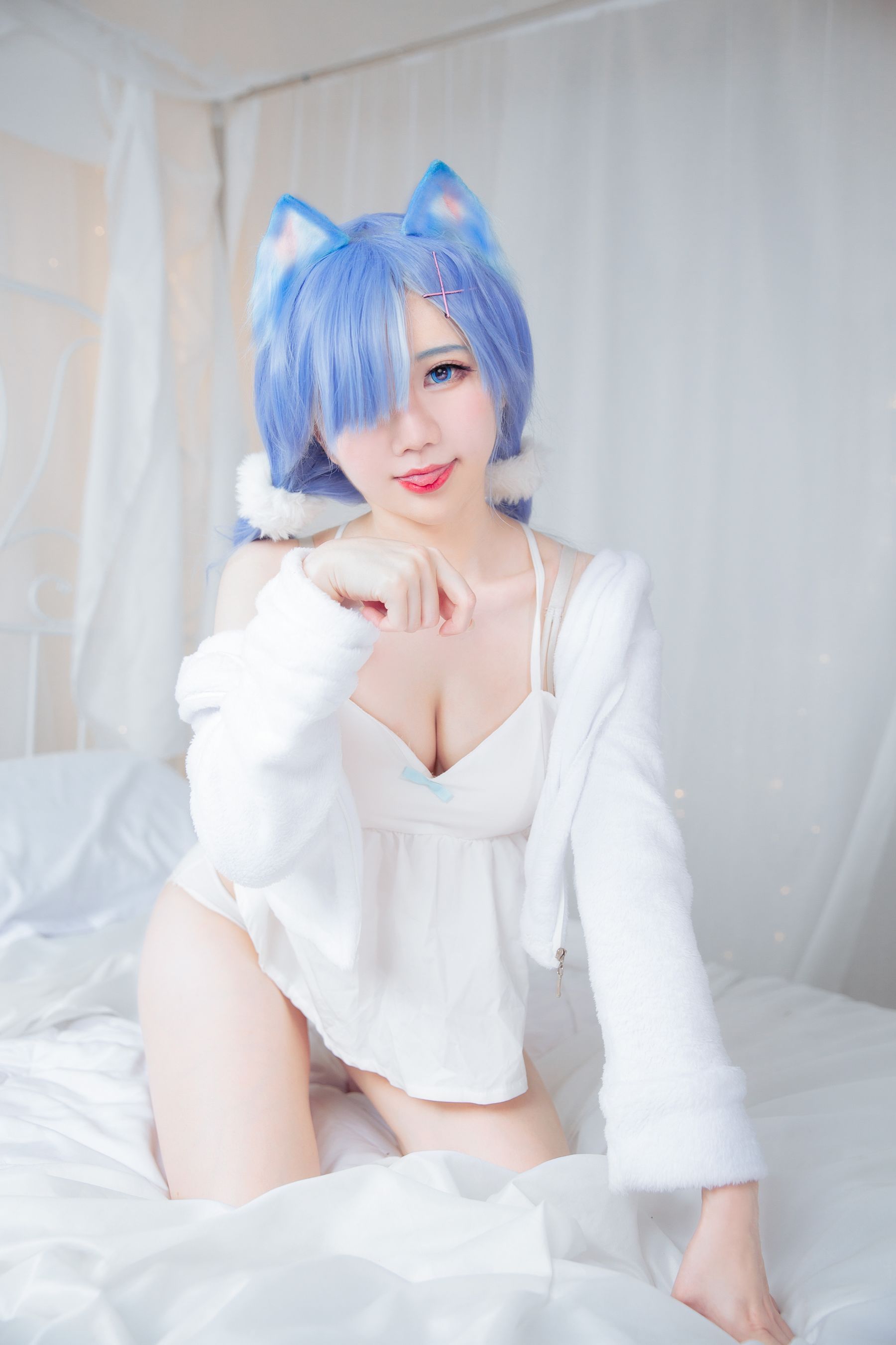 Sally Dorasnow - Rem White Kitty-图29