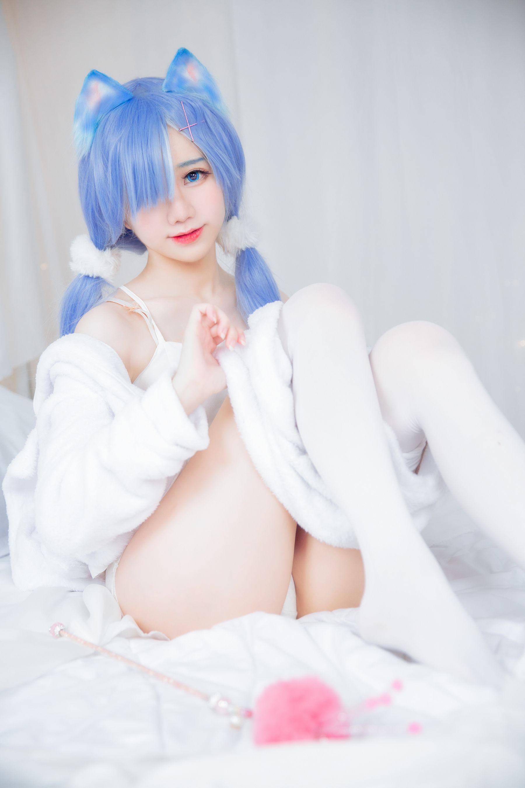 Sally Dorasnow - Rem White Kitty-图33