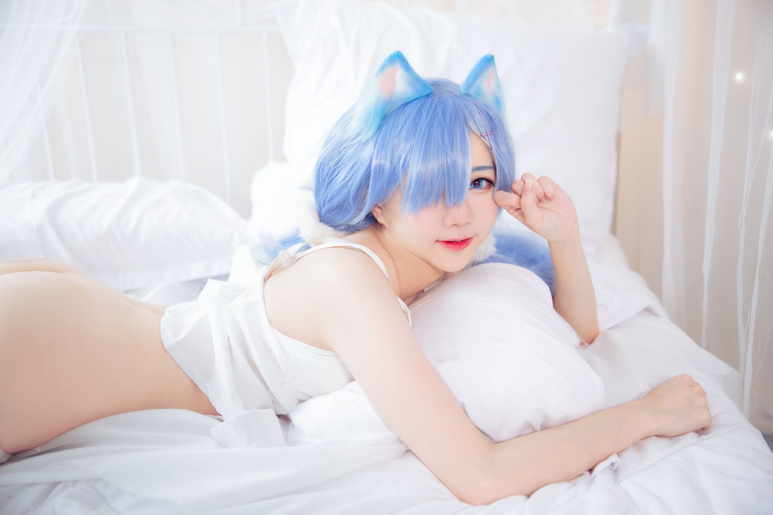 Sally Dorasnow - Rem White Kitty-图5