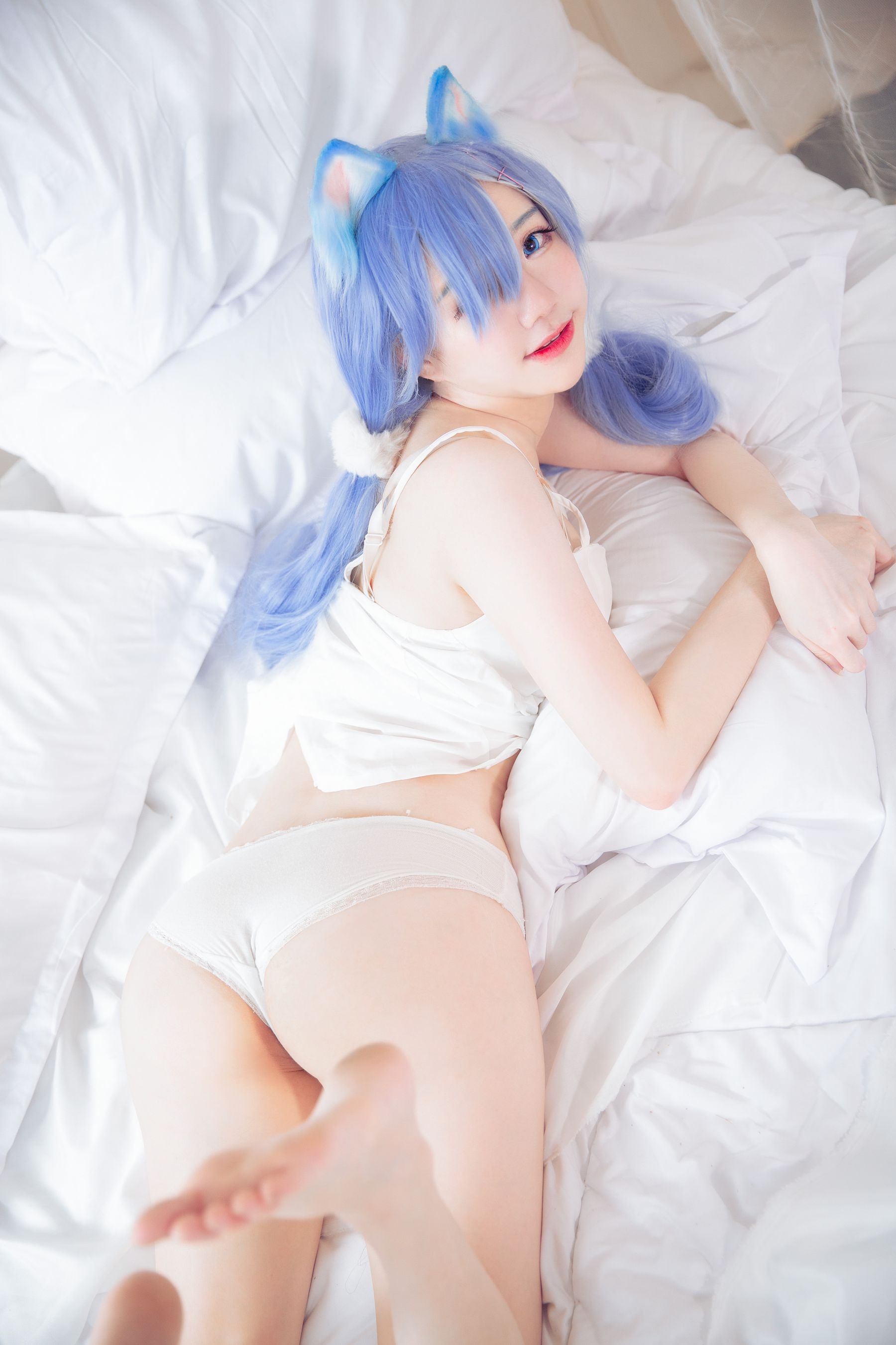 Sally Dorasnow - Rem White Kitty-图6