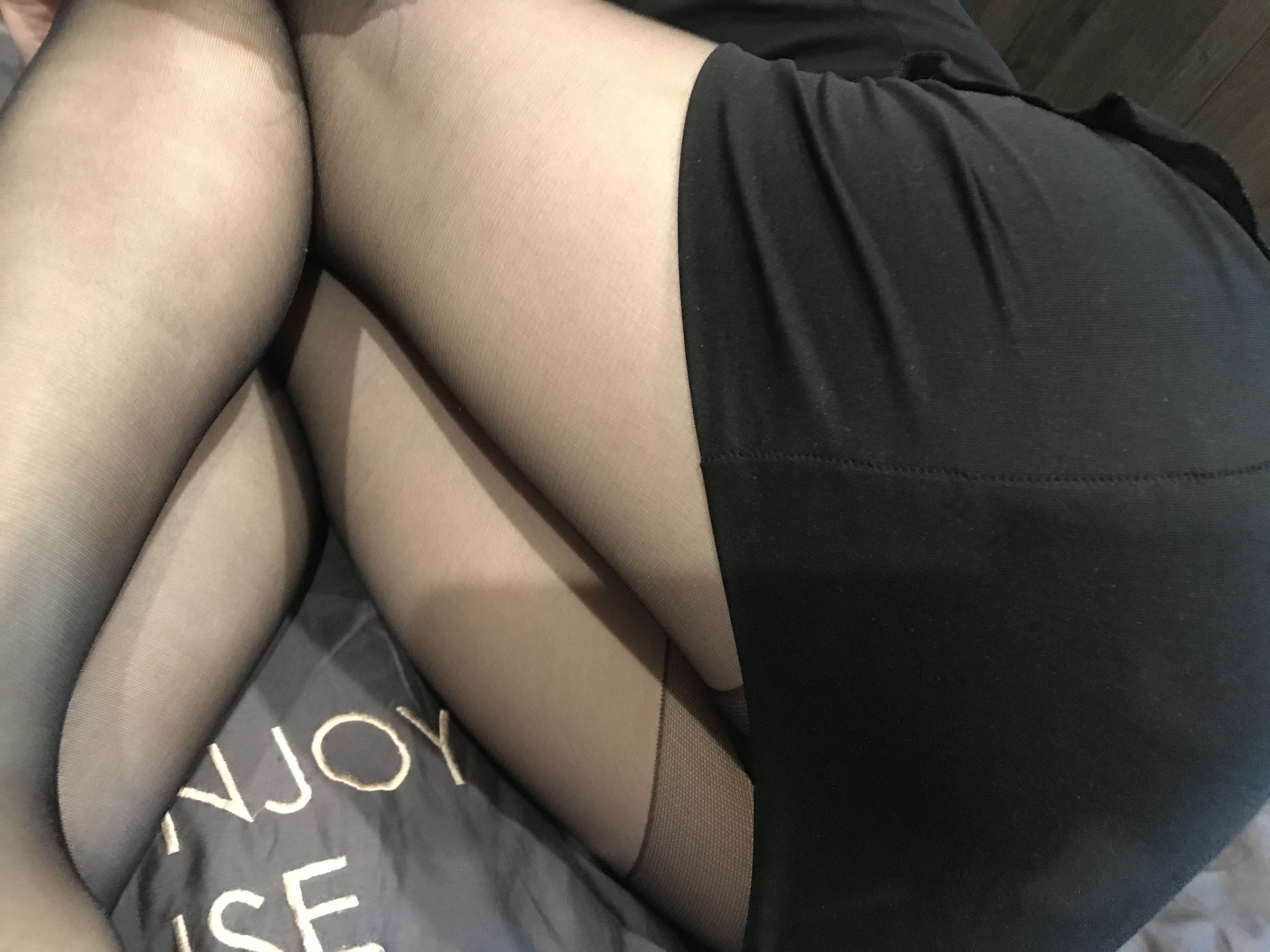 丝足博主麋鹿_Monroe 2020.03.02 皮裙肉丝-图36