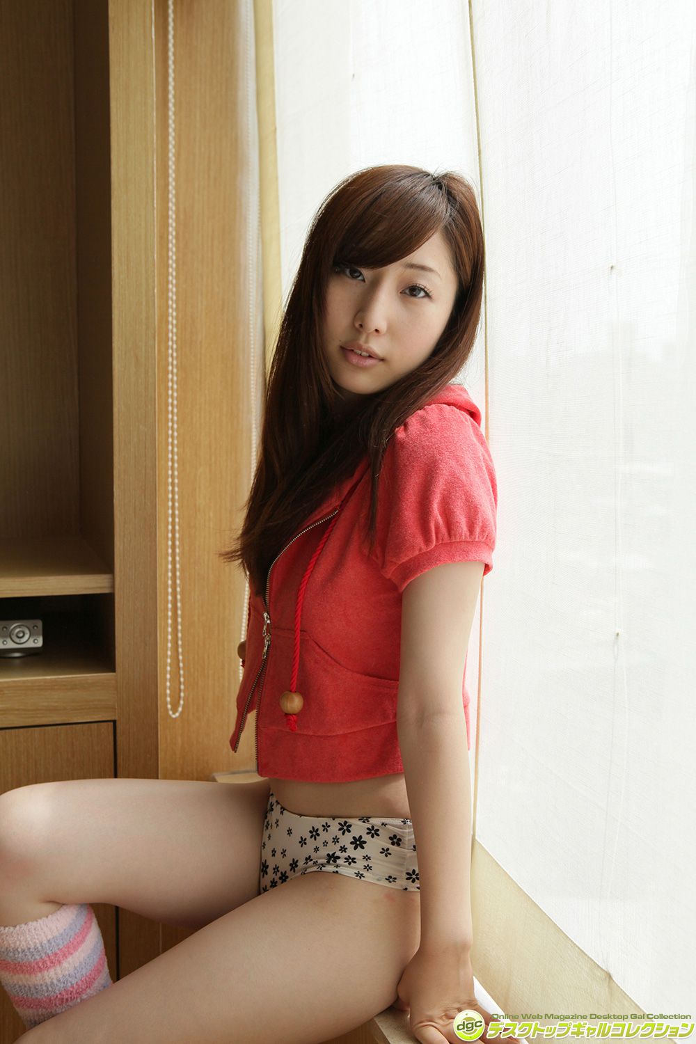 相田あずさ《スレンダーなボディと魅惑的バストが眩しい》  NO.1277-图1