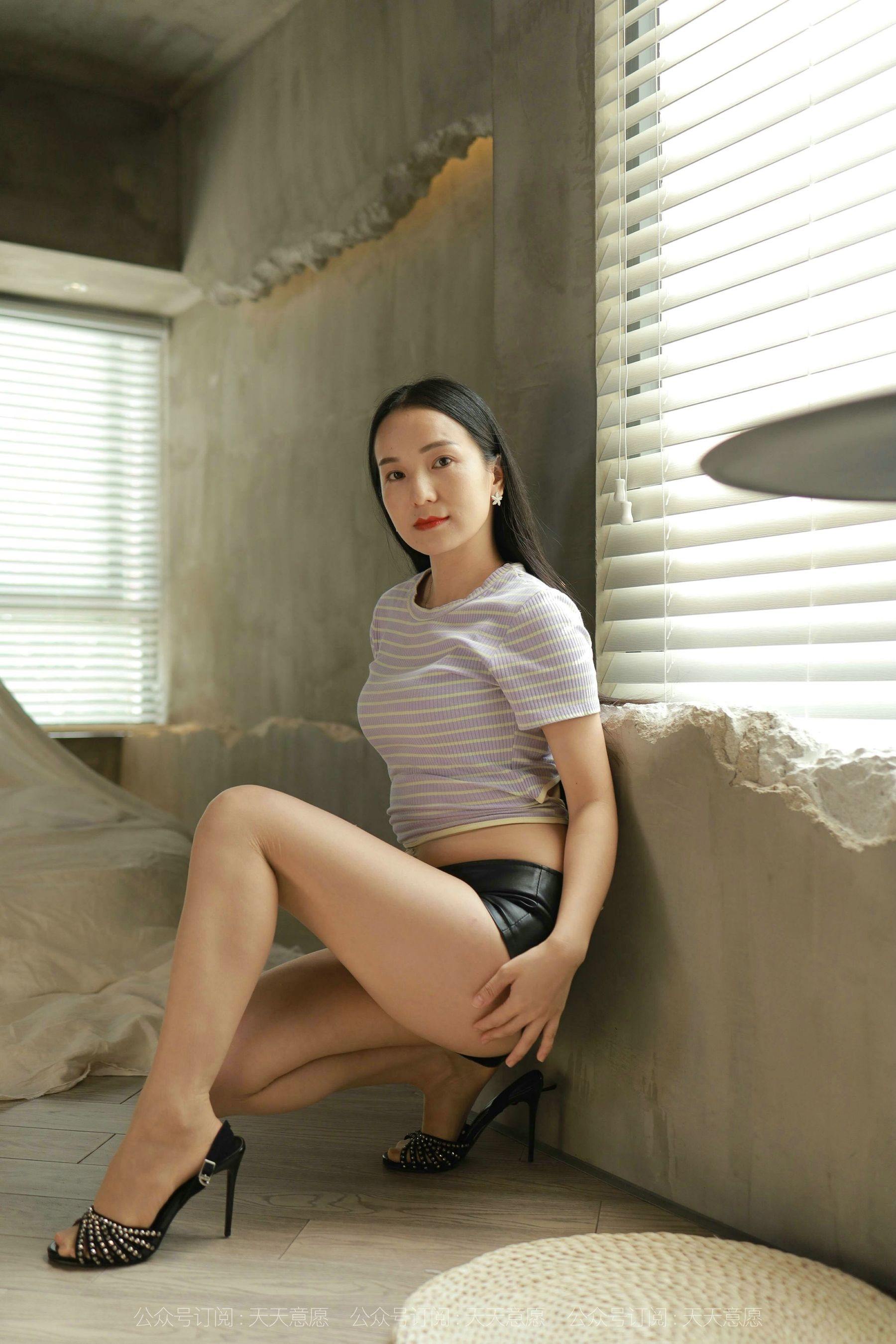 模特：丽丽《性感皮裤》-图57