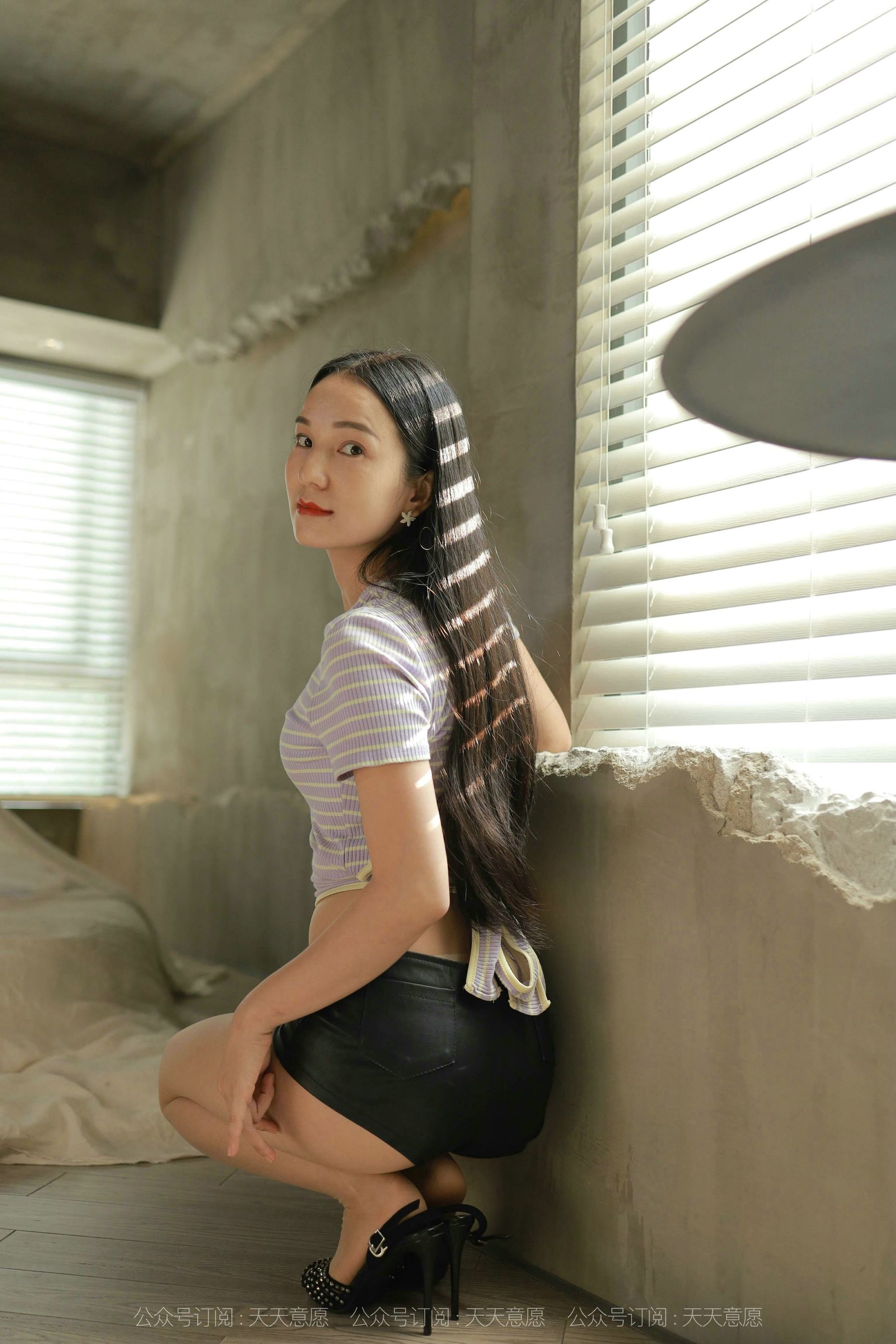 模特：丽丽《性感皮裤》-图58