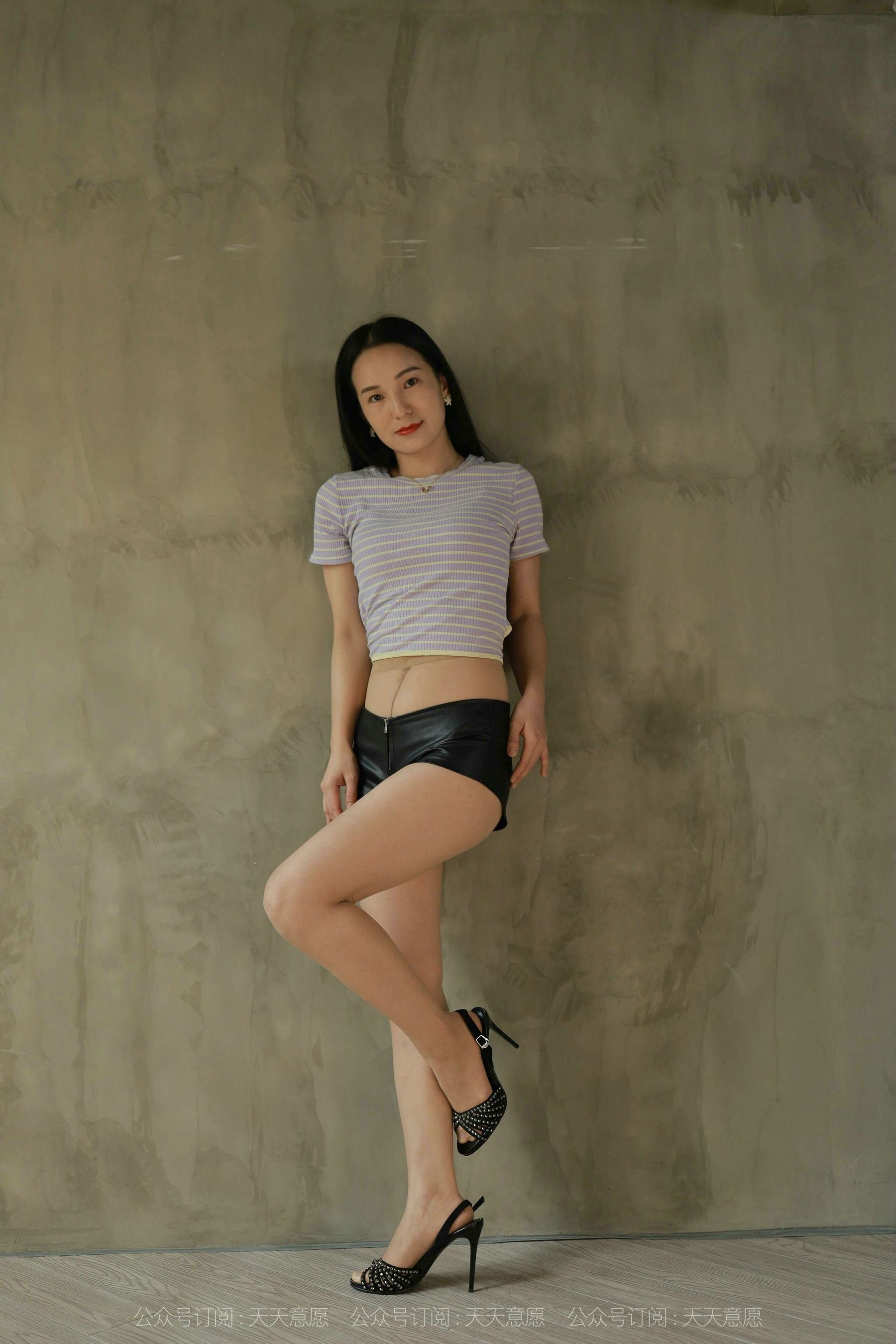 模特：丽丽《性感皮裤》-图73