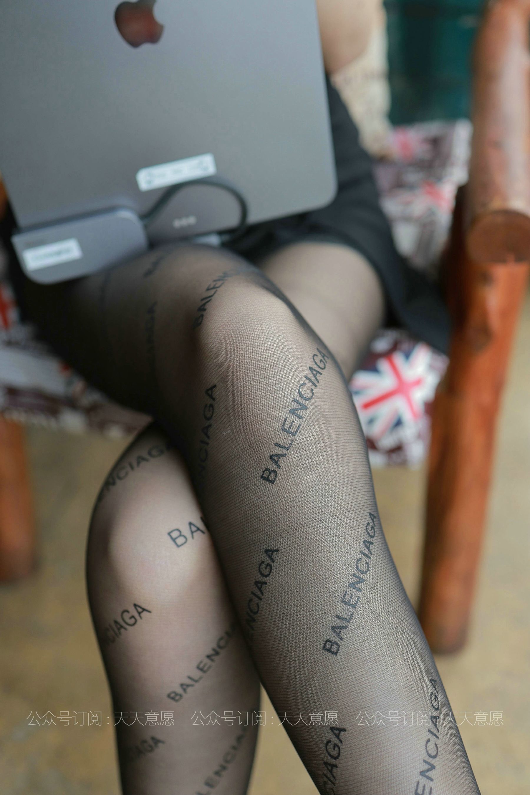 模特：九妹《甜美女主管》-图11