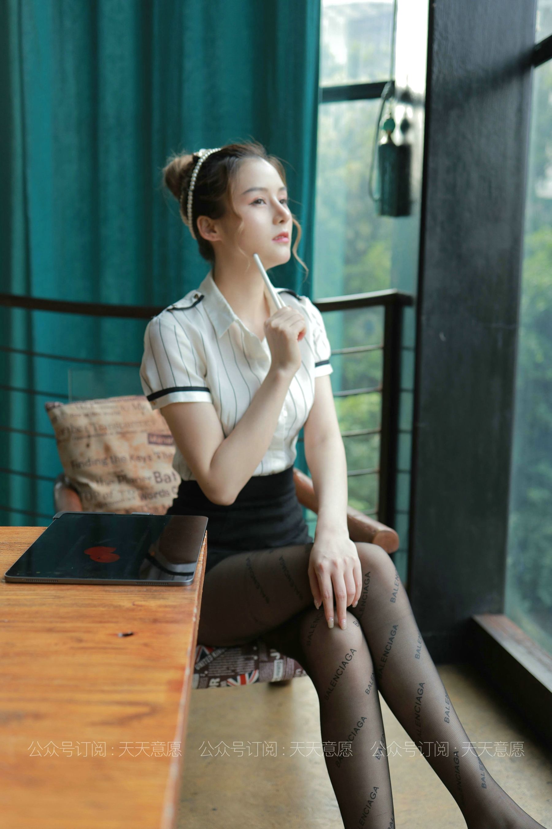 模特：九妹《甜美女主管》-图3