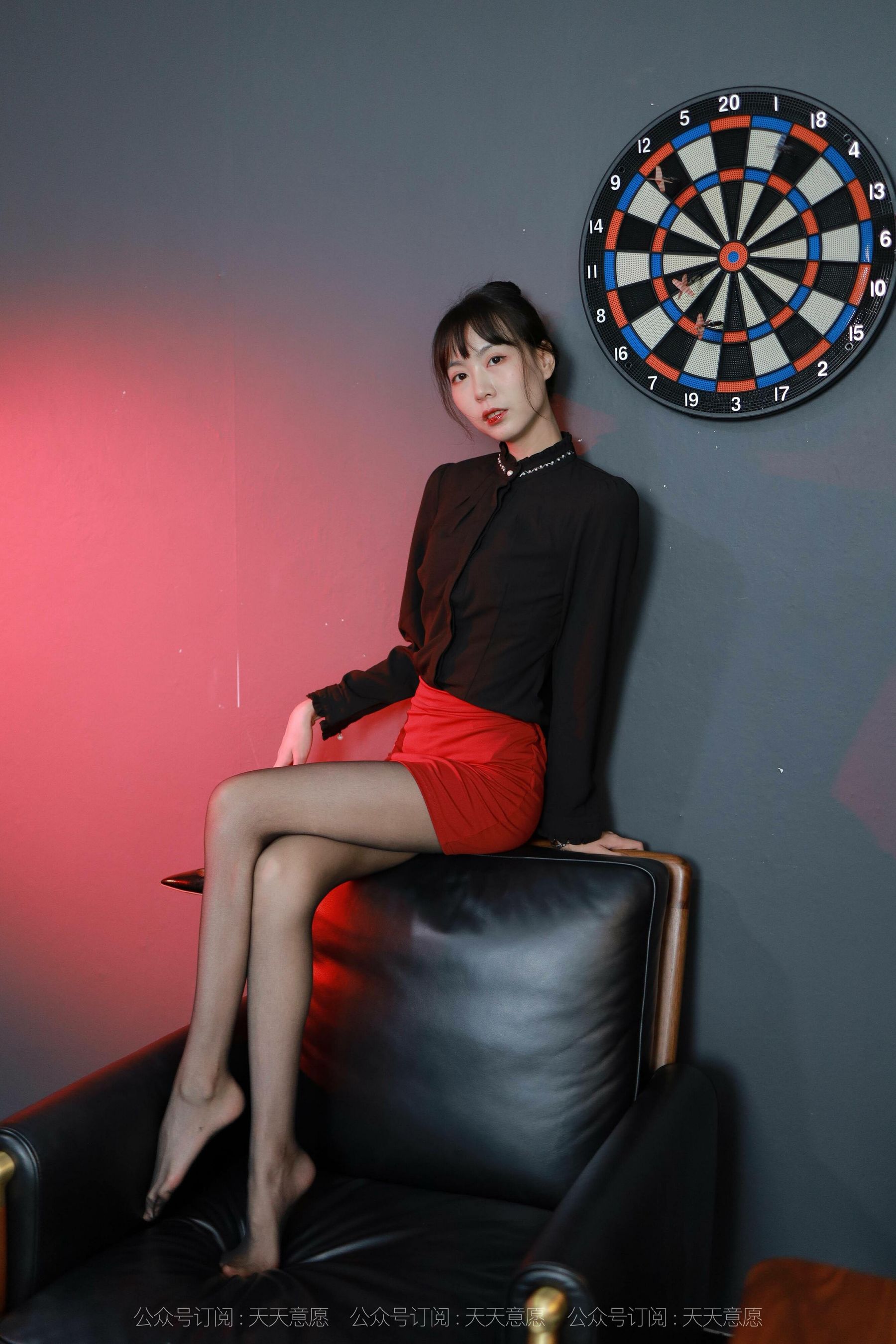 模特：团团《性感红与黑》-图1