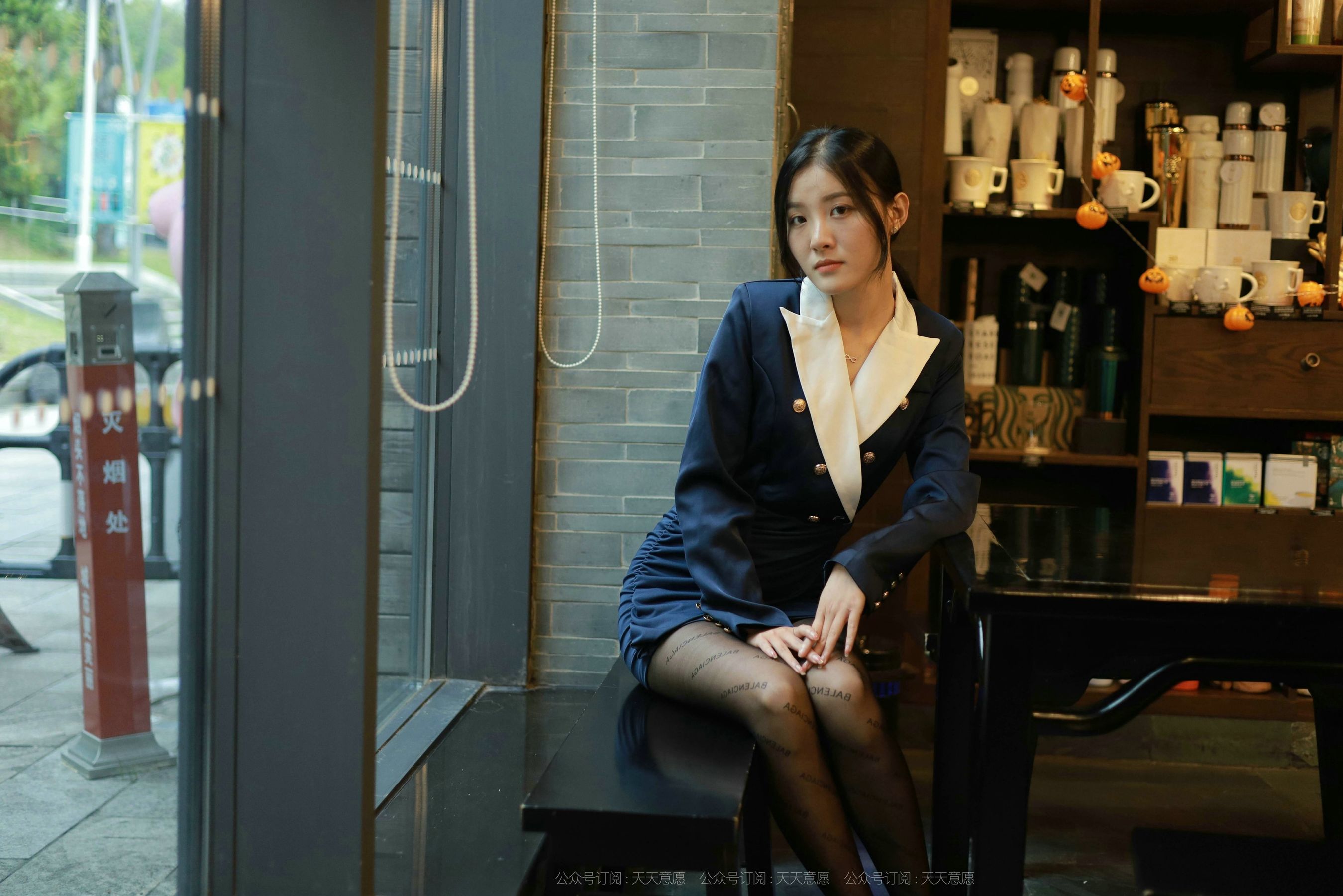 模特：婉苹《OL性感包臀裙》-图0