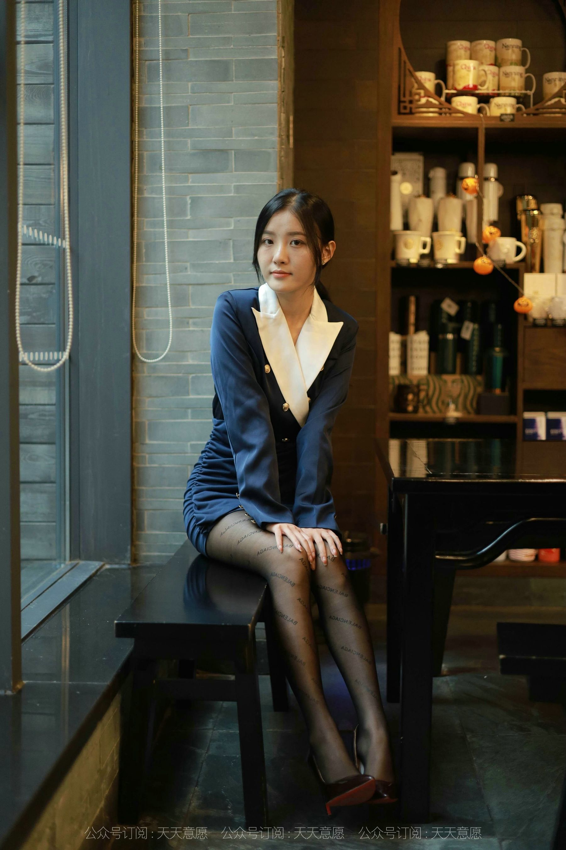 模特：婉苹《OL性感包臀裙》-图1