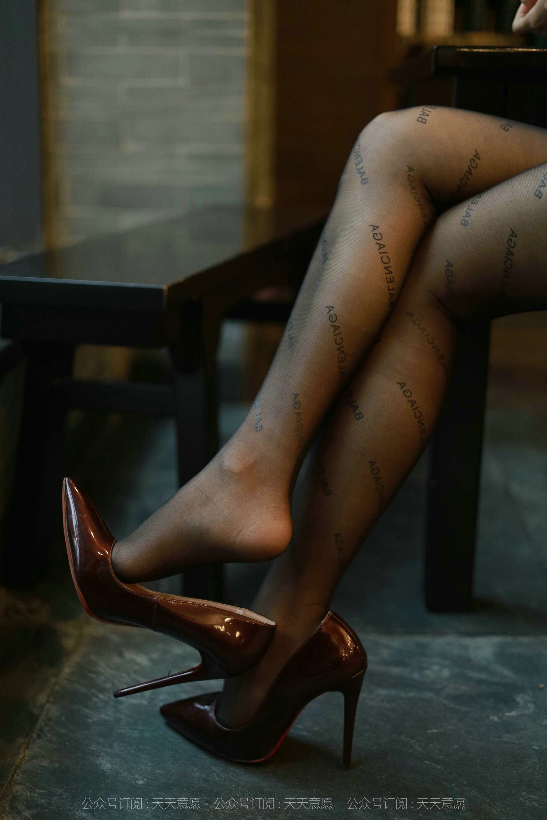 模特：婉苹《OL性感包臀裙》-图21