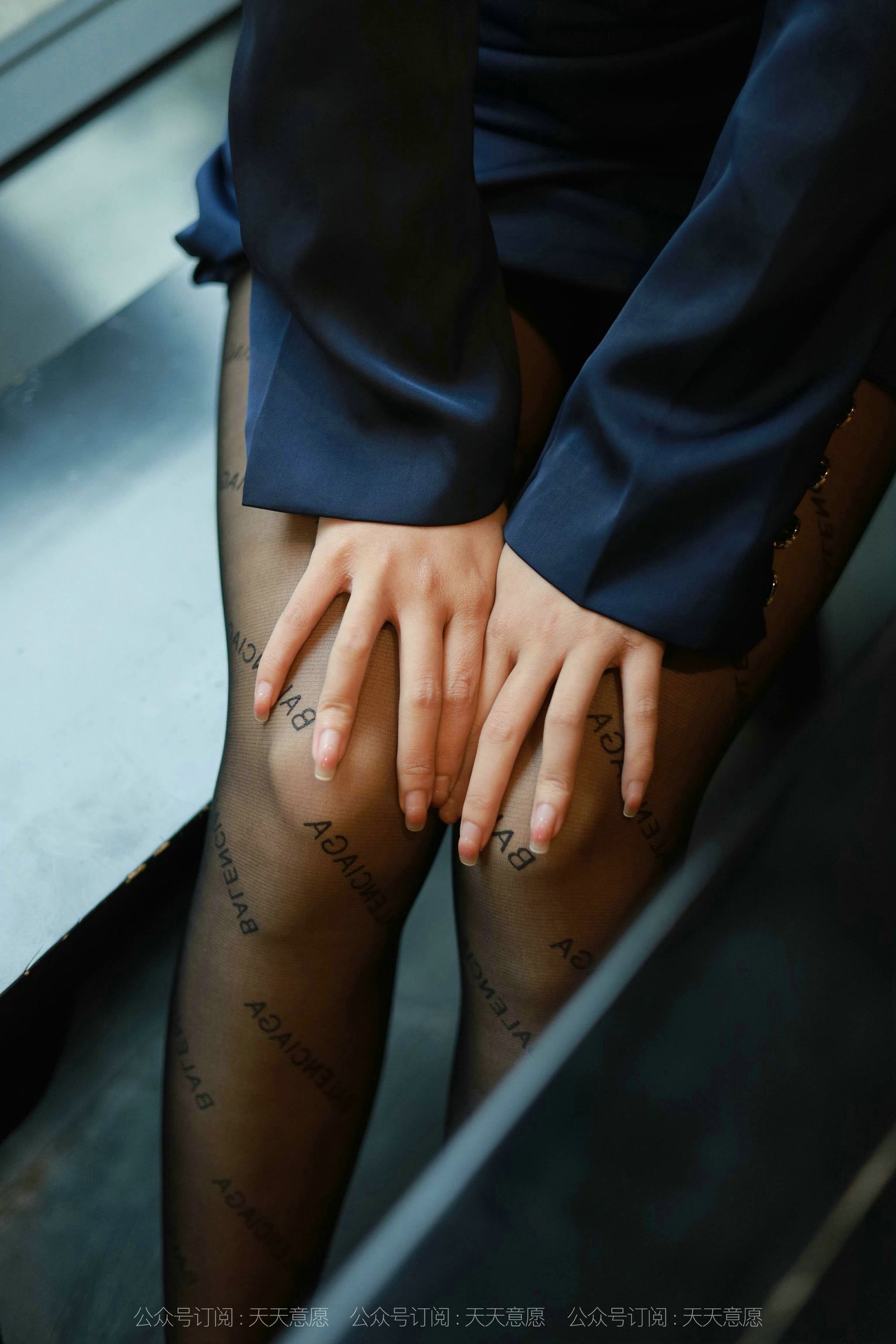 模特：婉苹《OL性感包臀裙》-图3