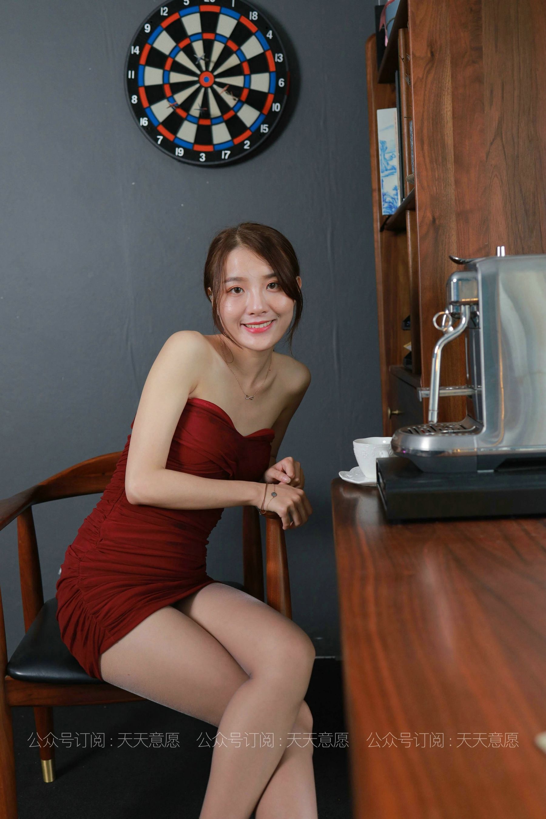 模特：婉苹《性感红色小礼裙》-图12