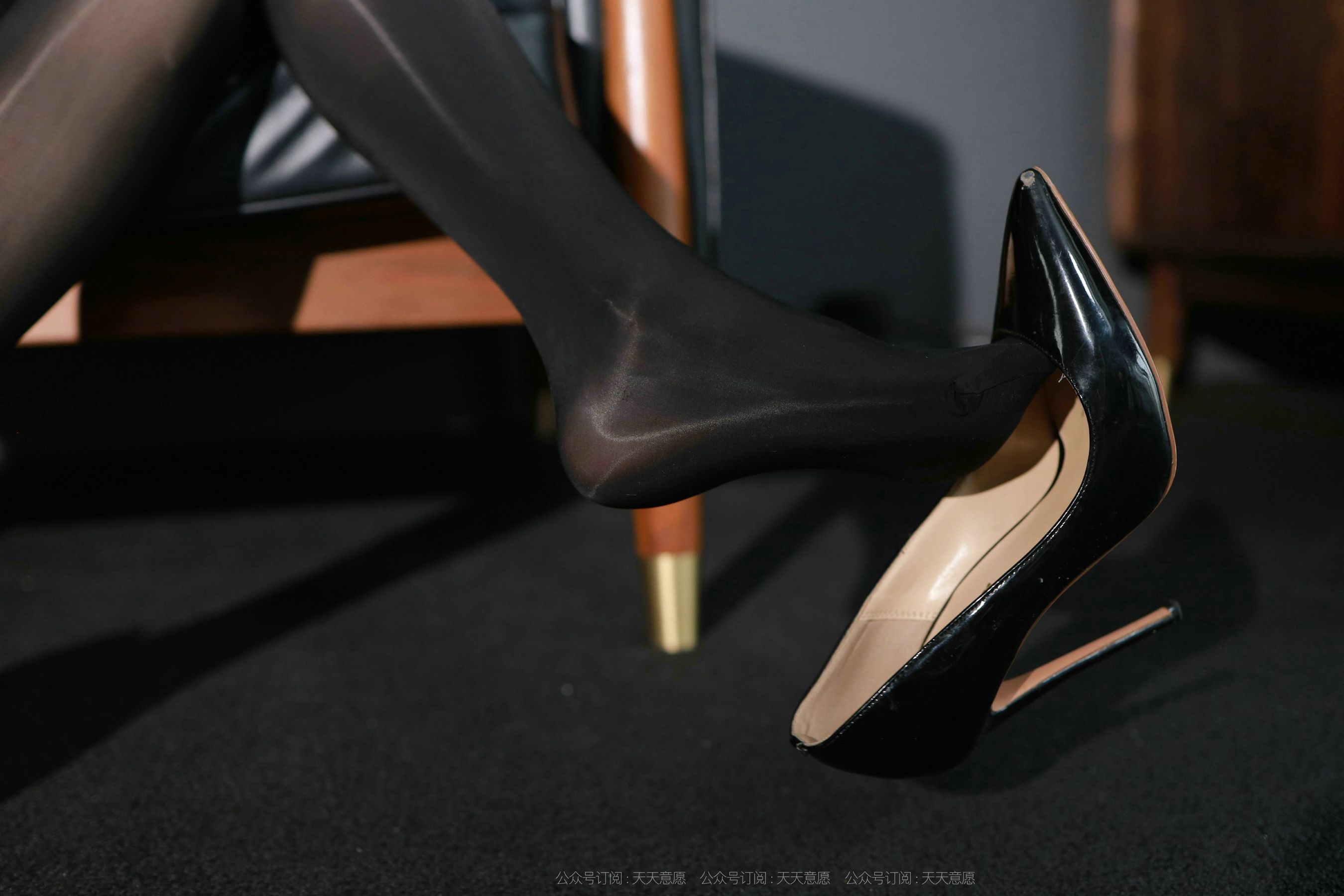 模特：婉苹《暗夜里的制服》-图9