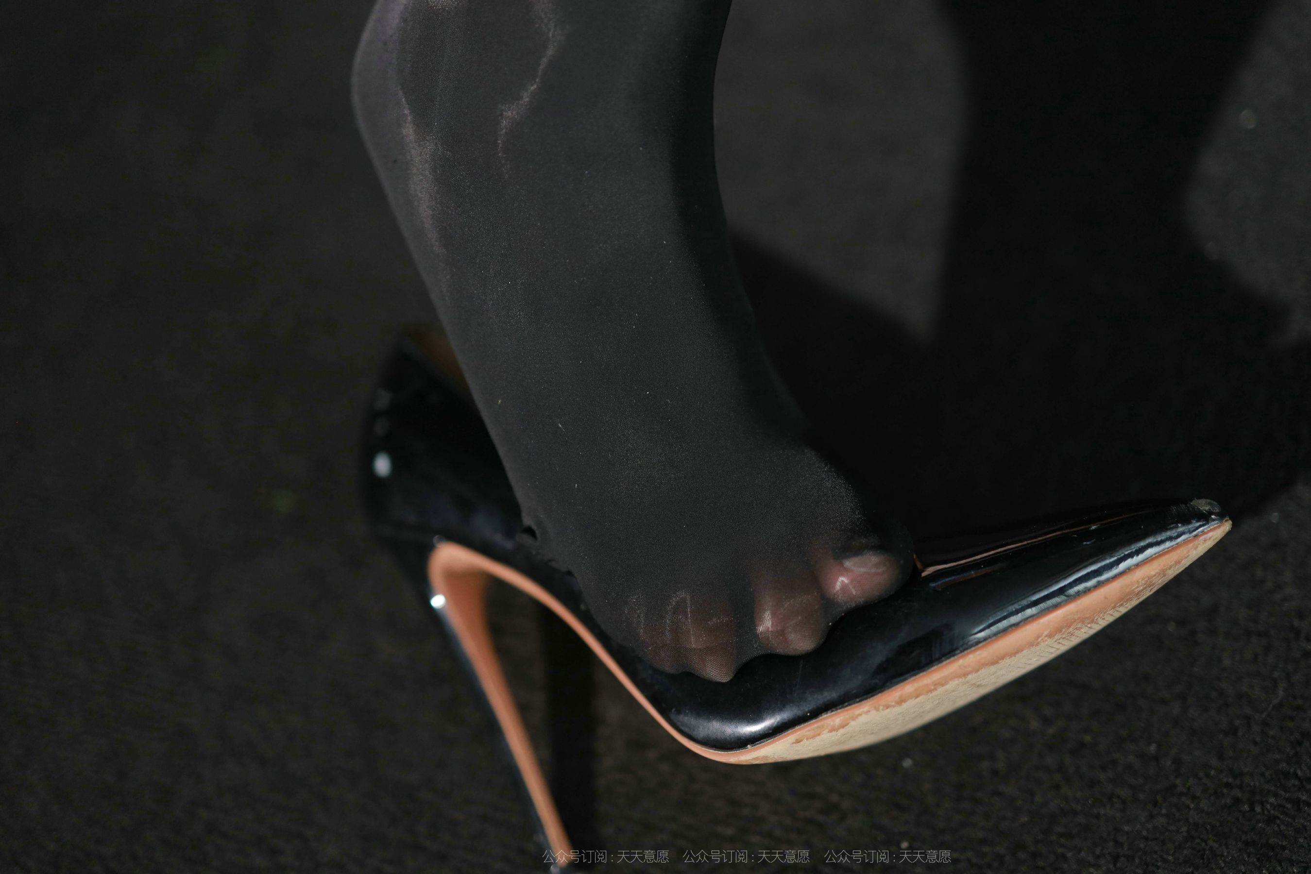 模特：婉苹《暗夜里的制服》-图25