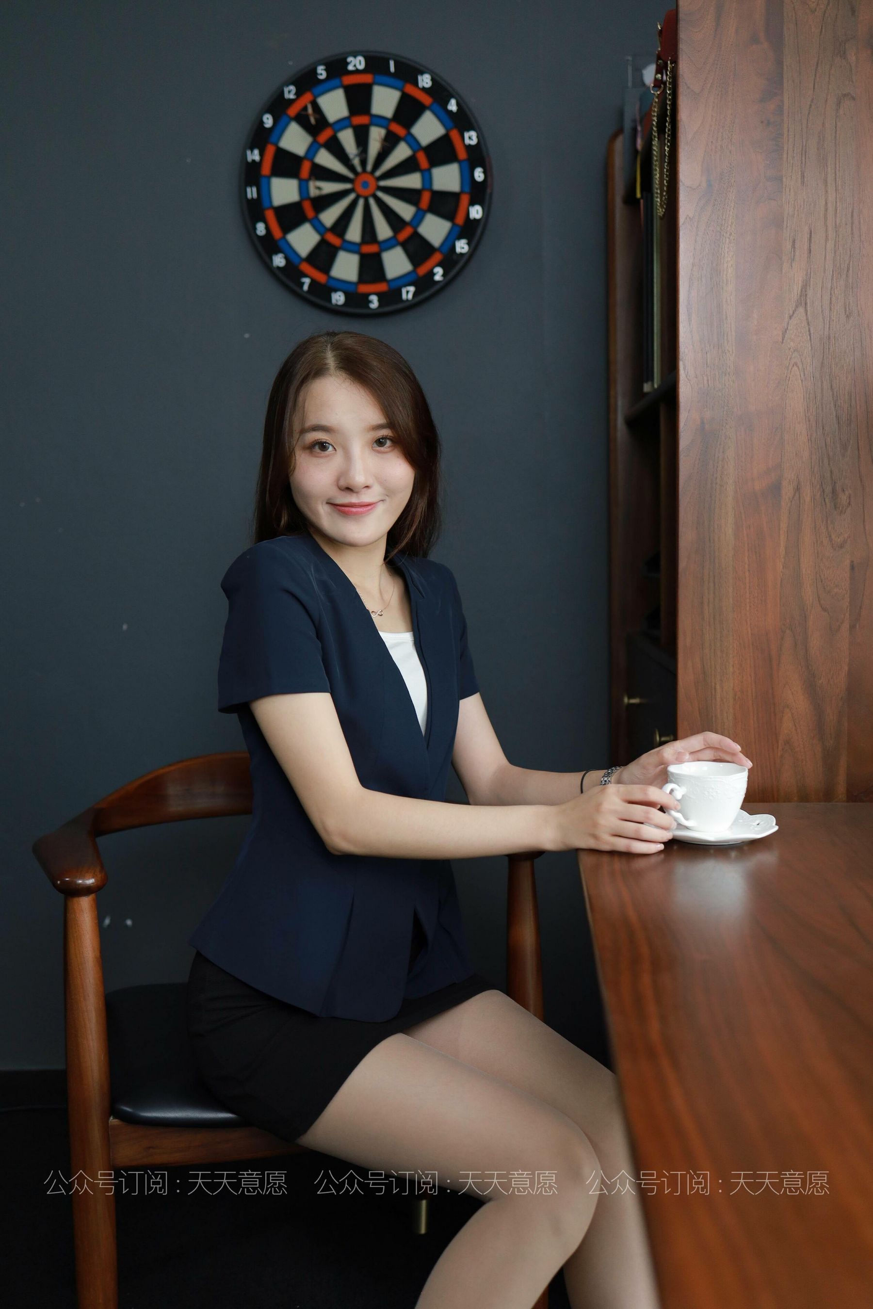 模特：婉苹《最美女职员》-图4