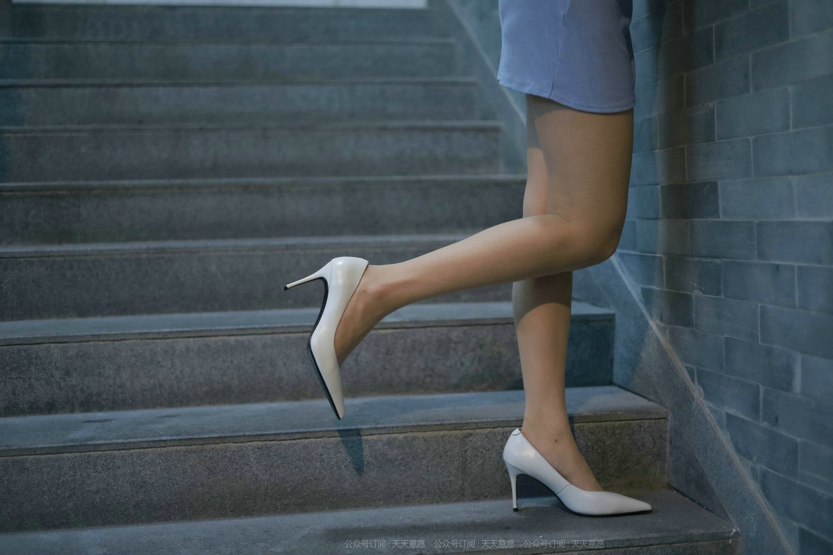 模特：婉苹《楼梯间的蓝衣美女》-图18