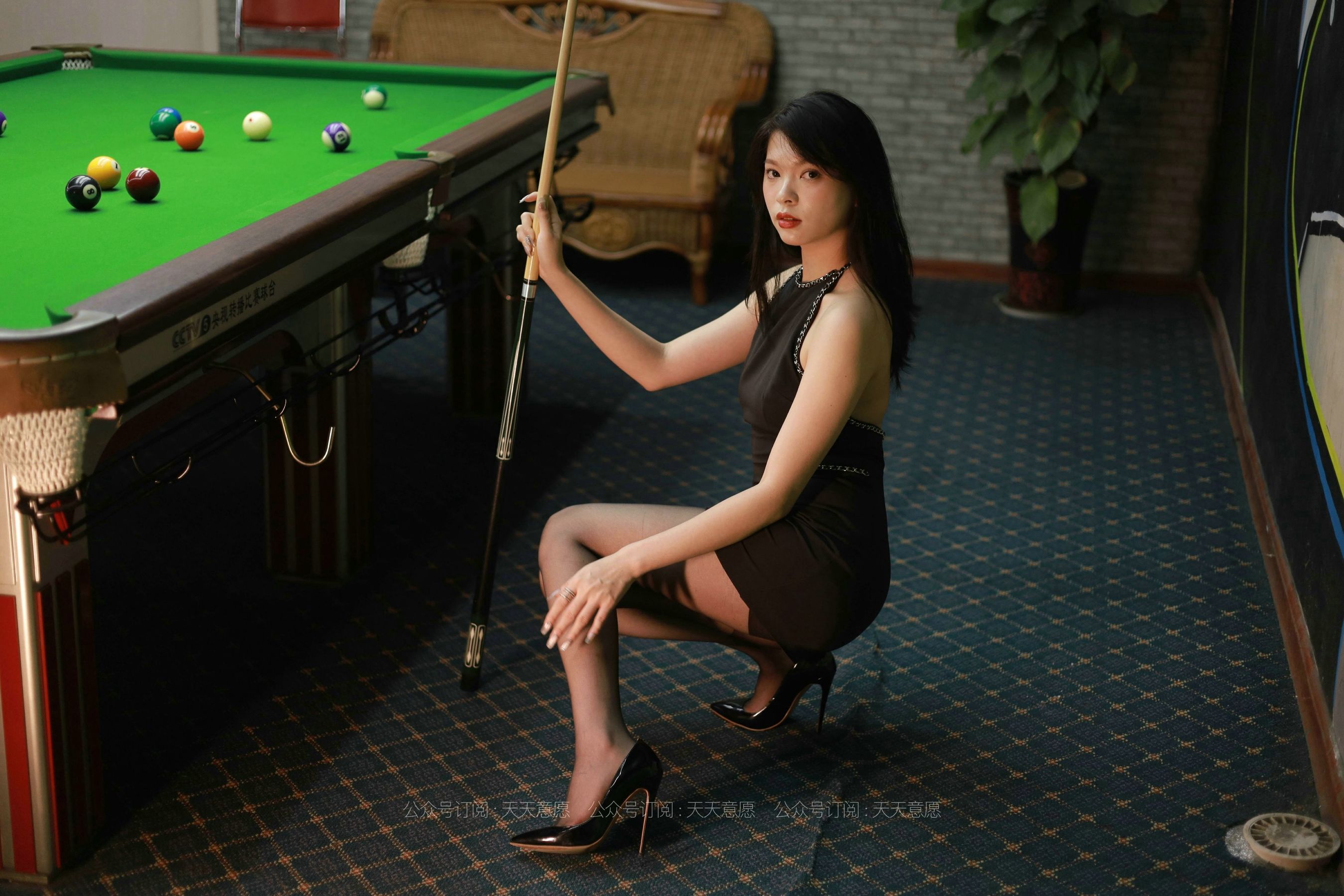 模特：小七《台球长腿辣妹》-图10